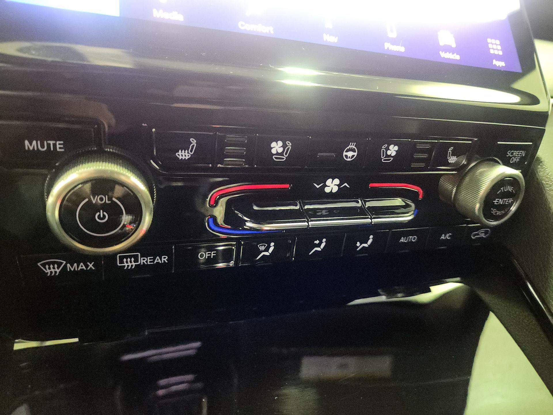 Thumbnail: 2022 Jeep Grand Cherokee - 17