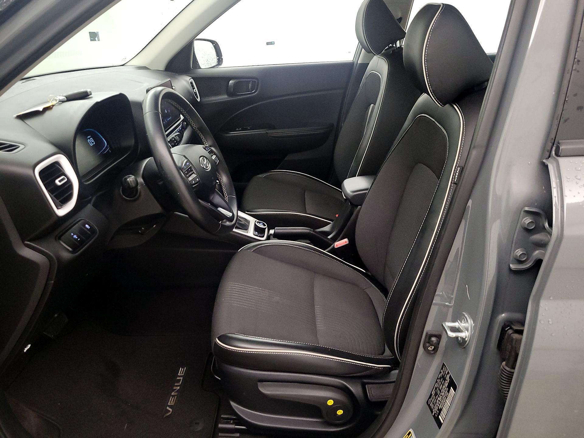 Thumbnail: 2023 Hyundai Venue - 11