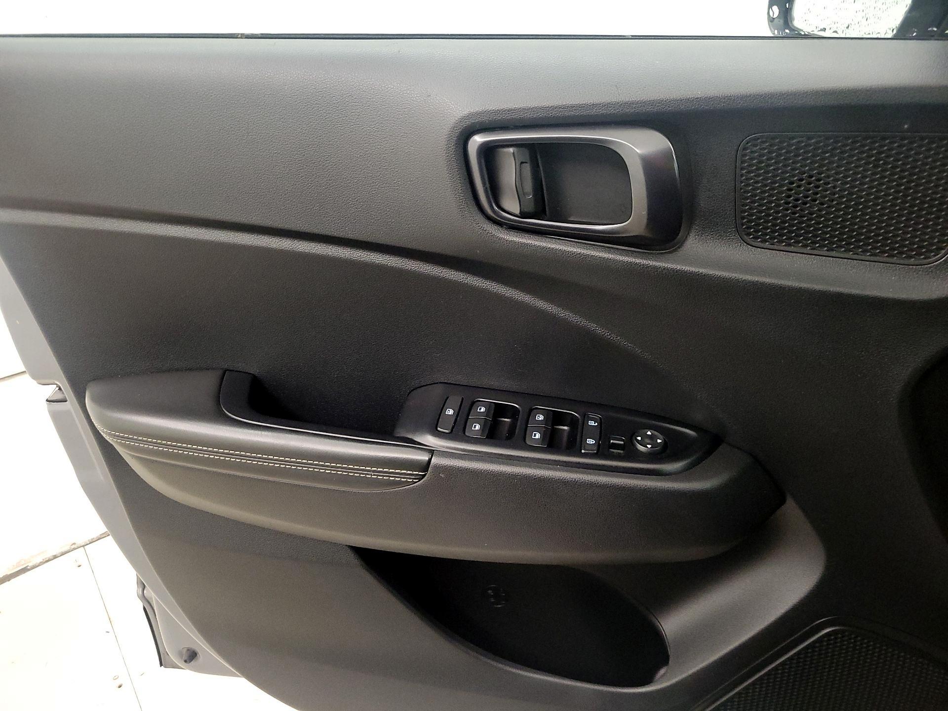 Thumbnail: 2023 Hyundai Venue - 12