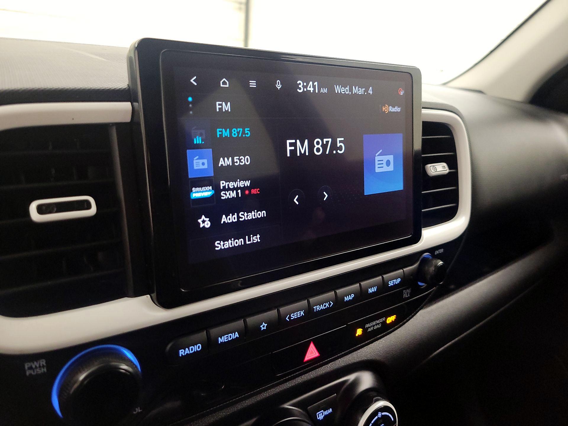 Thumbnail: 2023 Hyundai Venue - 16