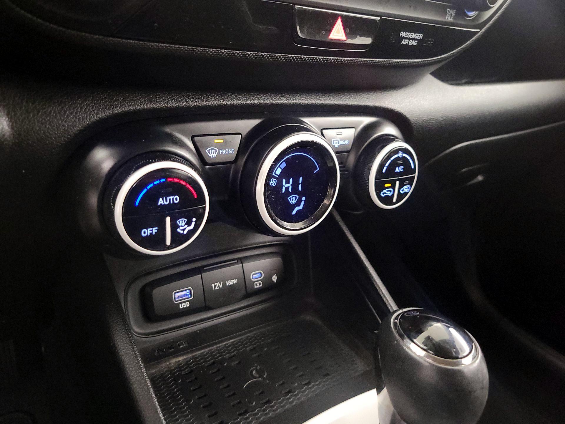 Thumbnail: 2023 Hyundai Venue - 17