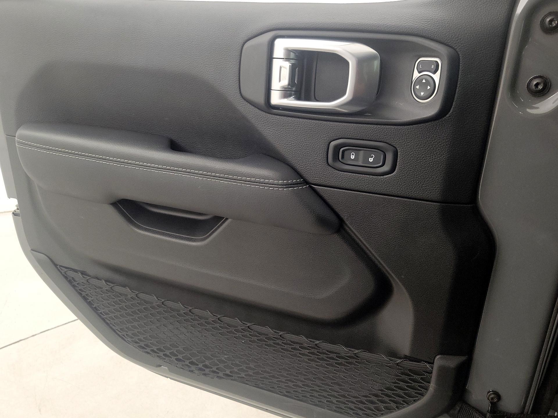 Thumbnail: 2022 Jeep Wrangler - 12