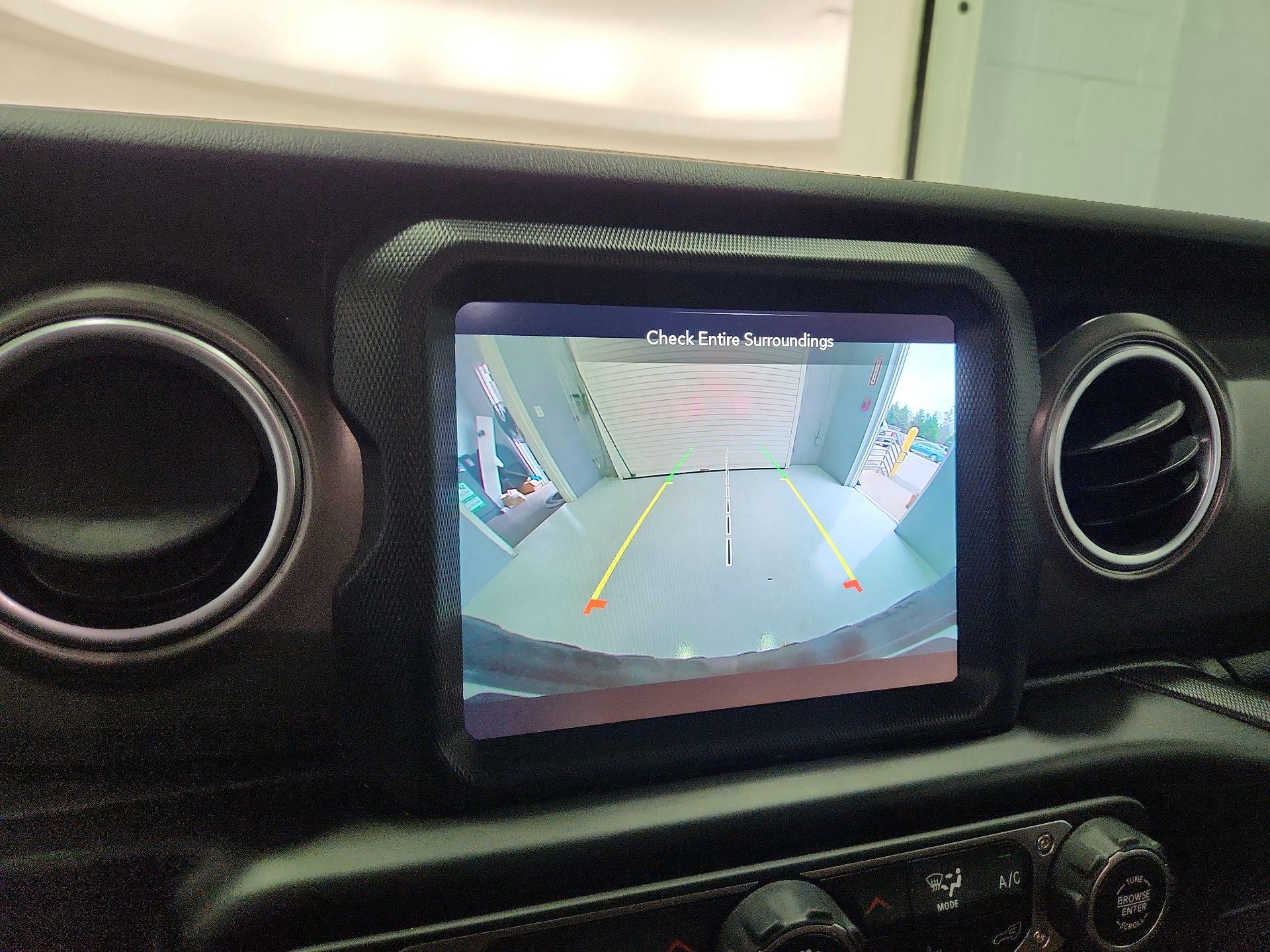 Thumbnail: 2022 Jeep Wrangler - 15