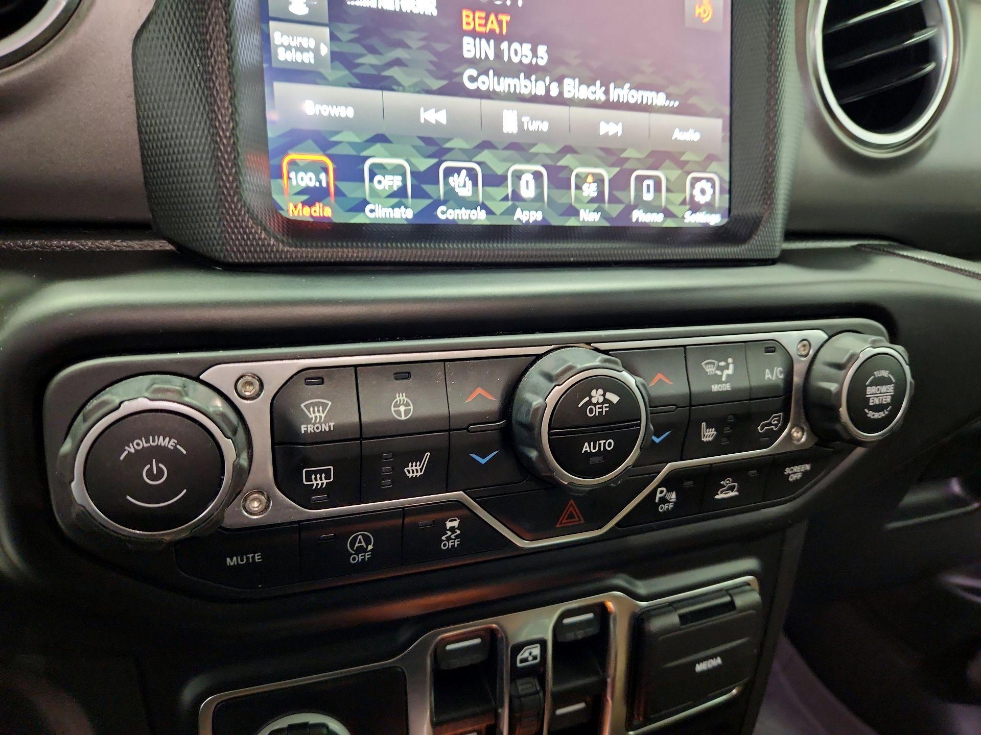 Thumbnail: 2022 Jeep Wrangler - 17