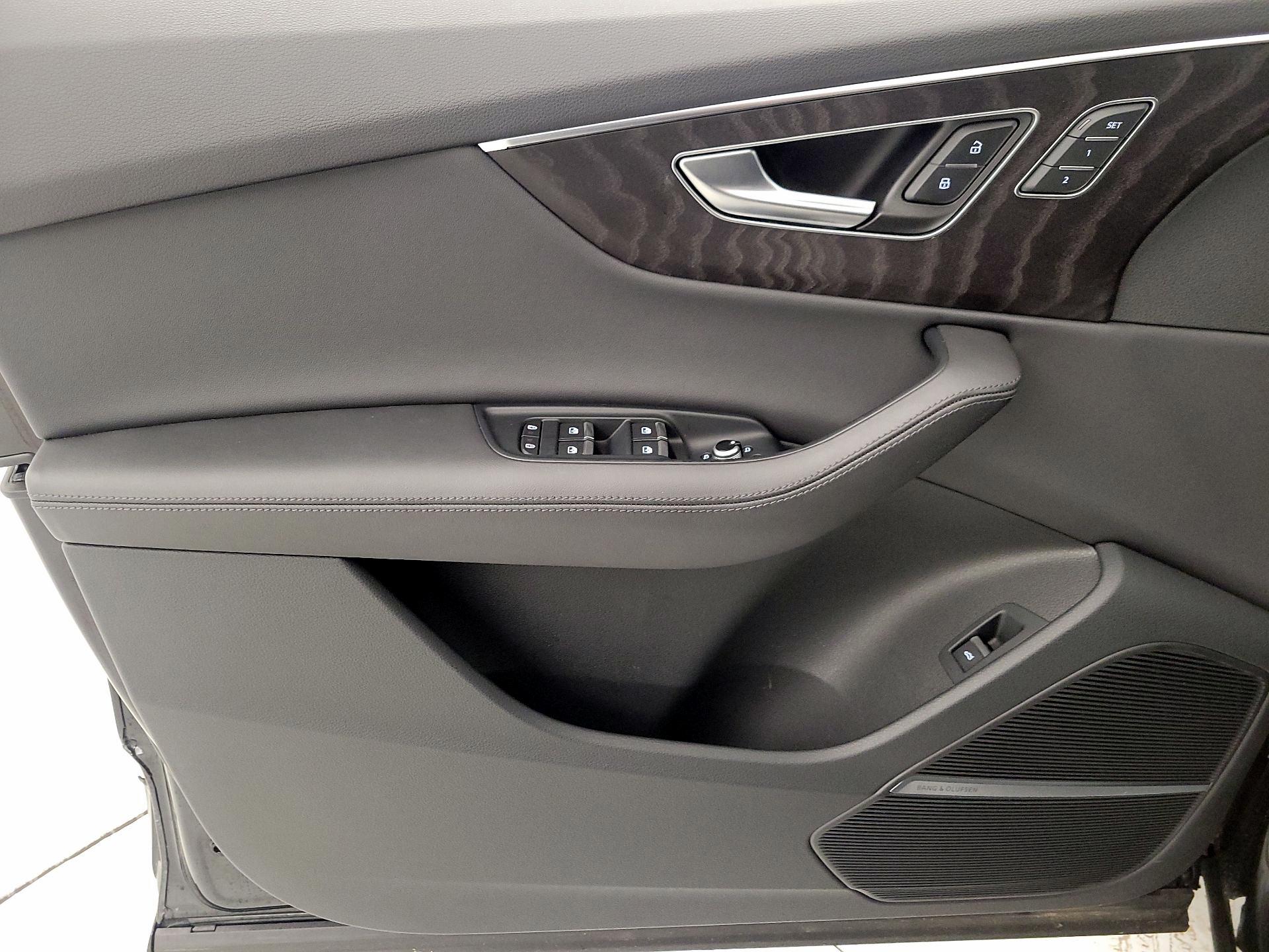 Thumbnail: 2023 Audi Q7 - 12