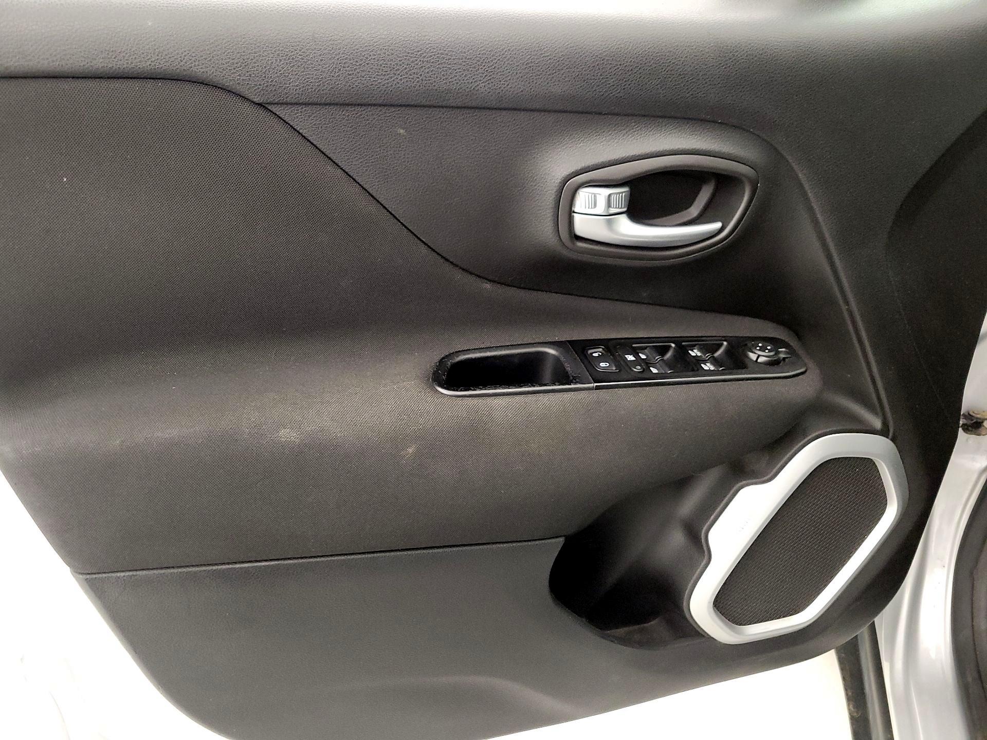 Thumbnail: 2020 Jeep Renegade - 12