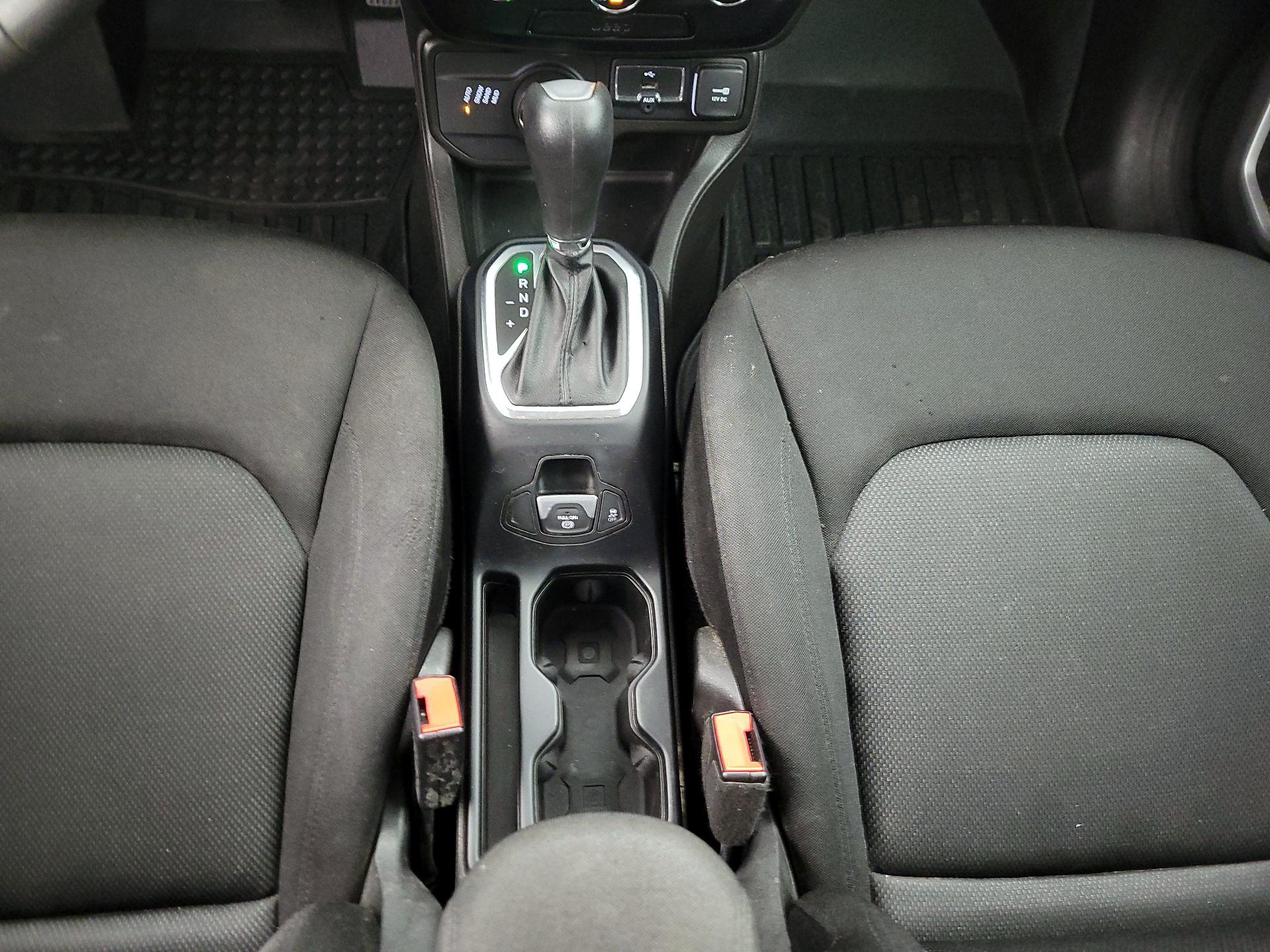 Thumbnail: 2020 Jeep Renegade - 17