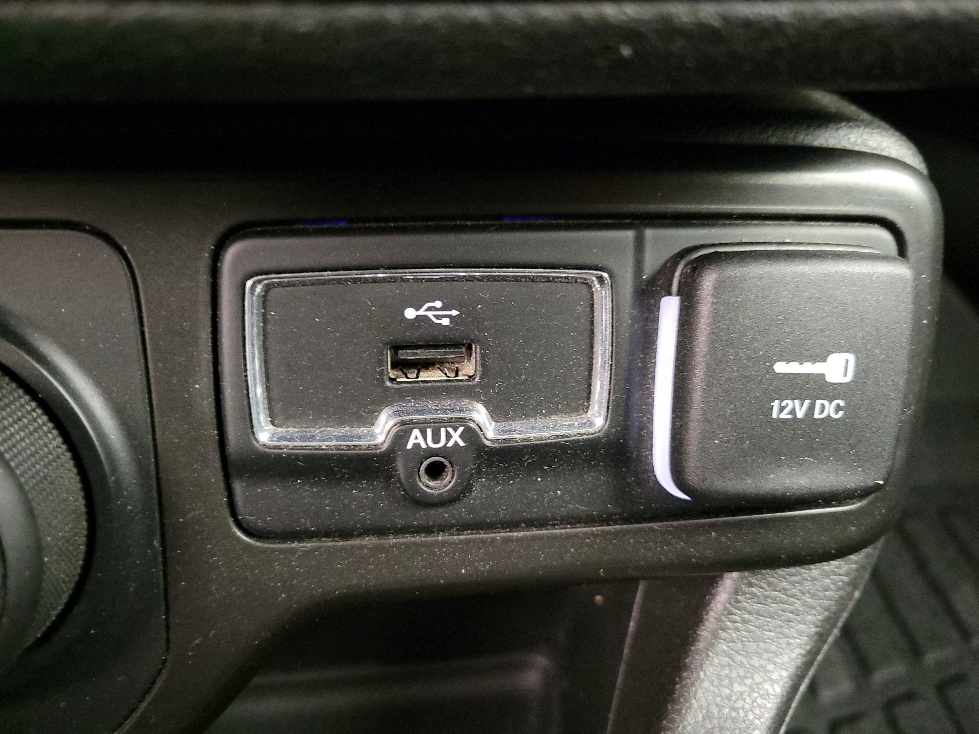 Thumbnail: 2020 Jeep Renegade - 18