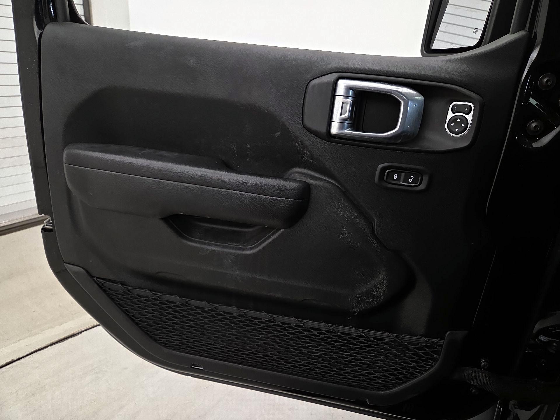 Thumbnail: 2022 Jeep Gladiator - 12