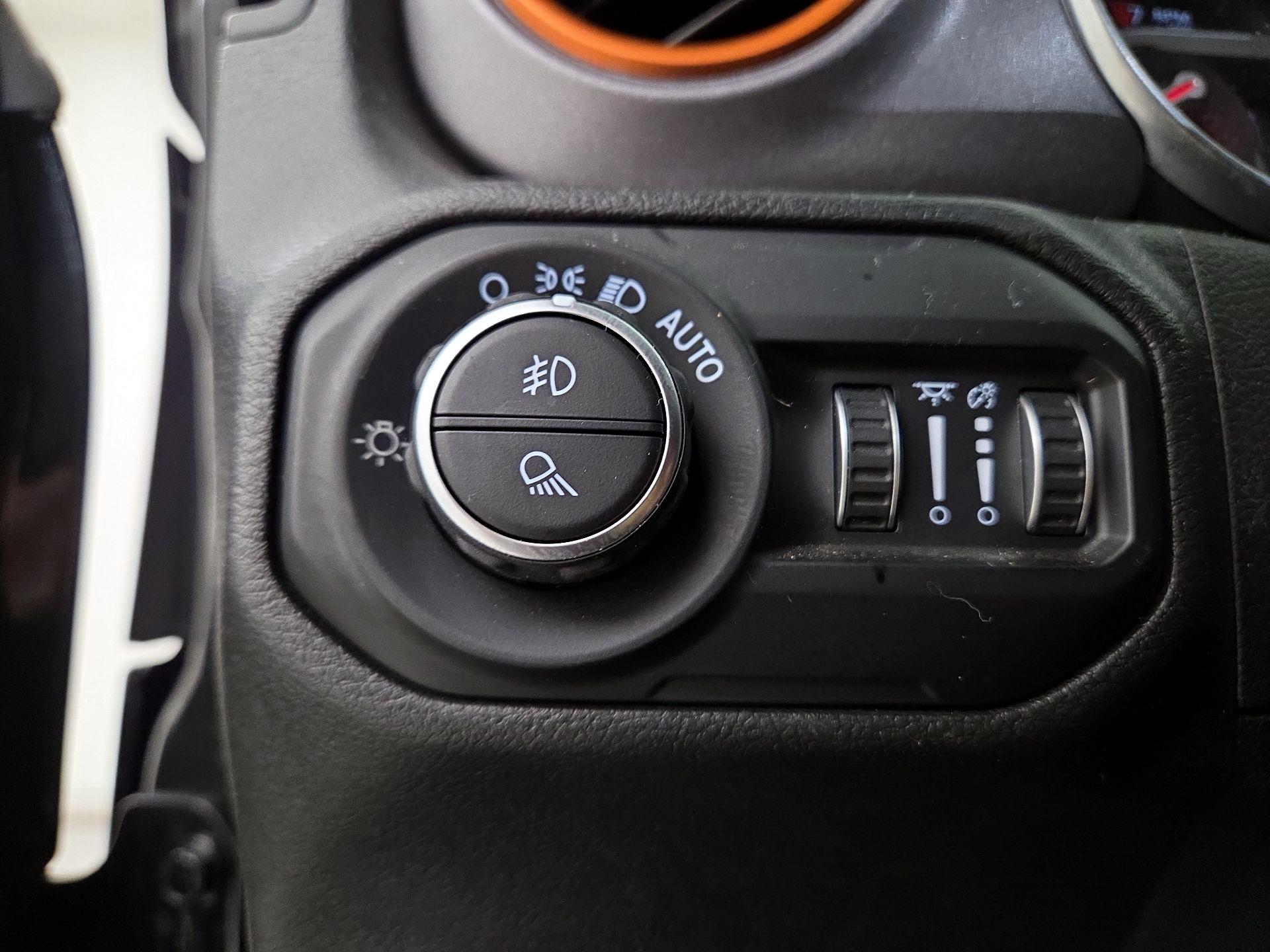 Thumbnail: 2022 Jeep Gladiator - 13