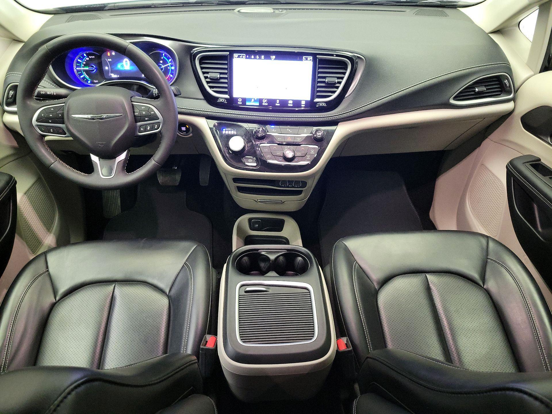 Thumbnail: 2023 Chrysler Pacifica - 9