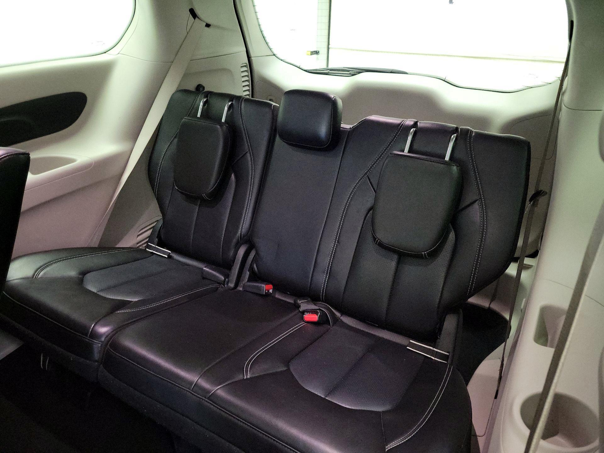 Thumbnail: 2023 Chrysler Pacifica - 20