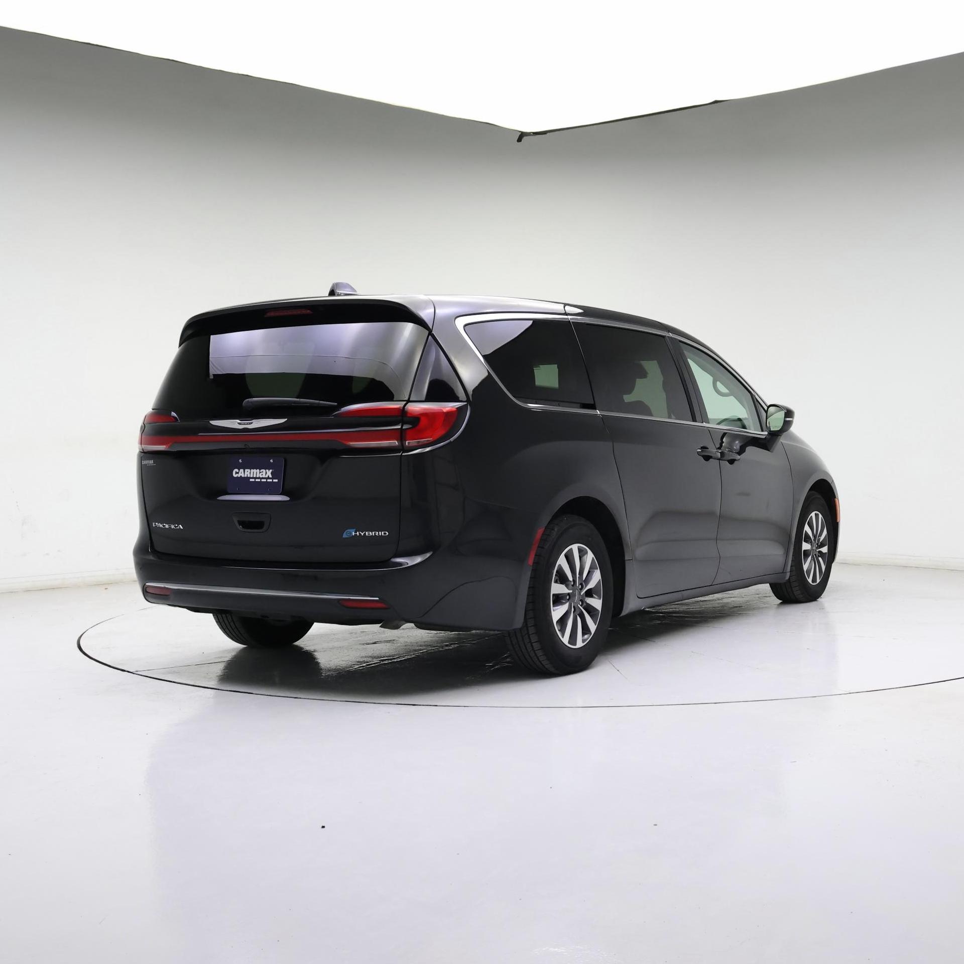 Thumbnail: 2023 Chrysler Pacifica - 8