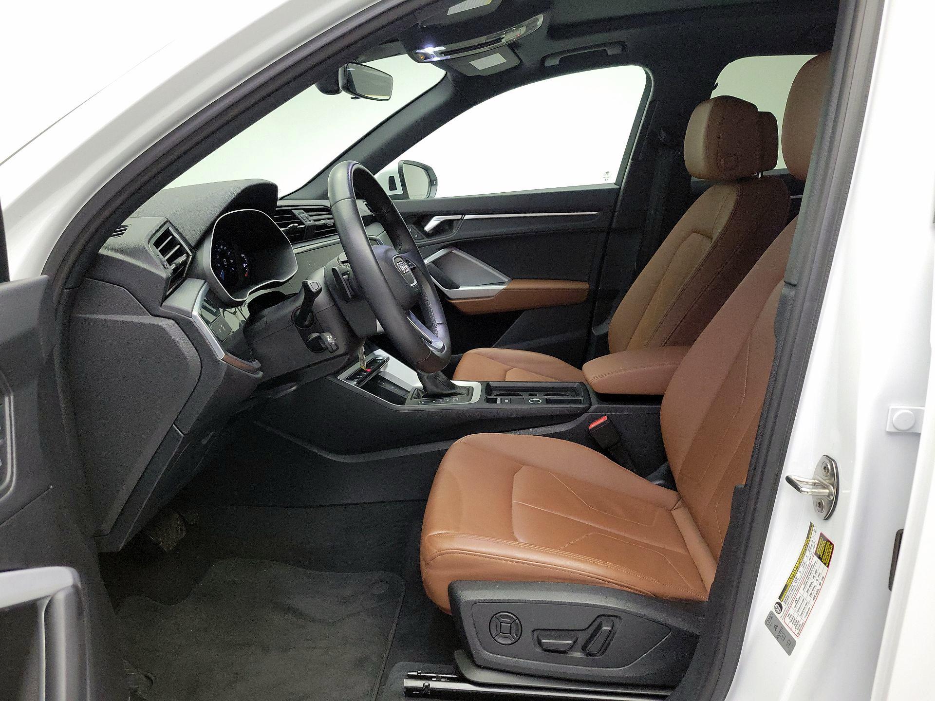 Thumbnail: 2025 Audi Q3 - 11