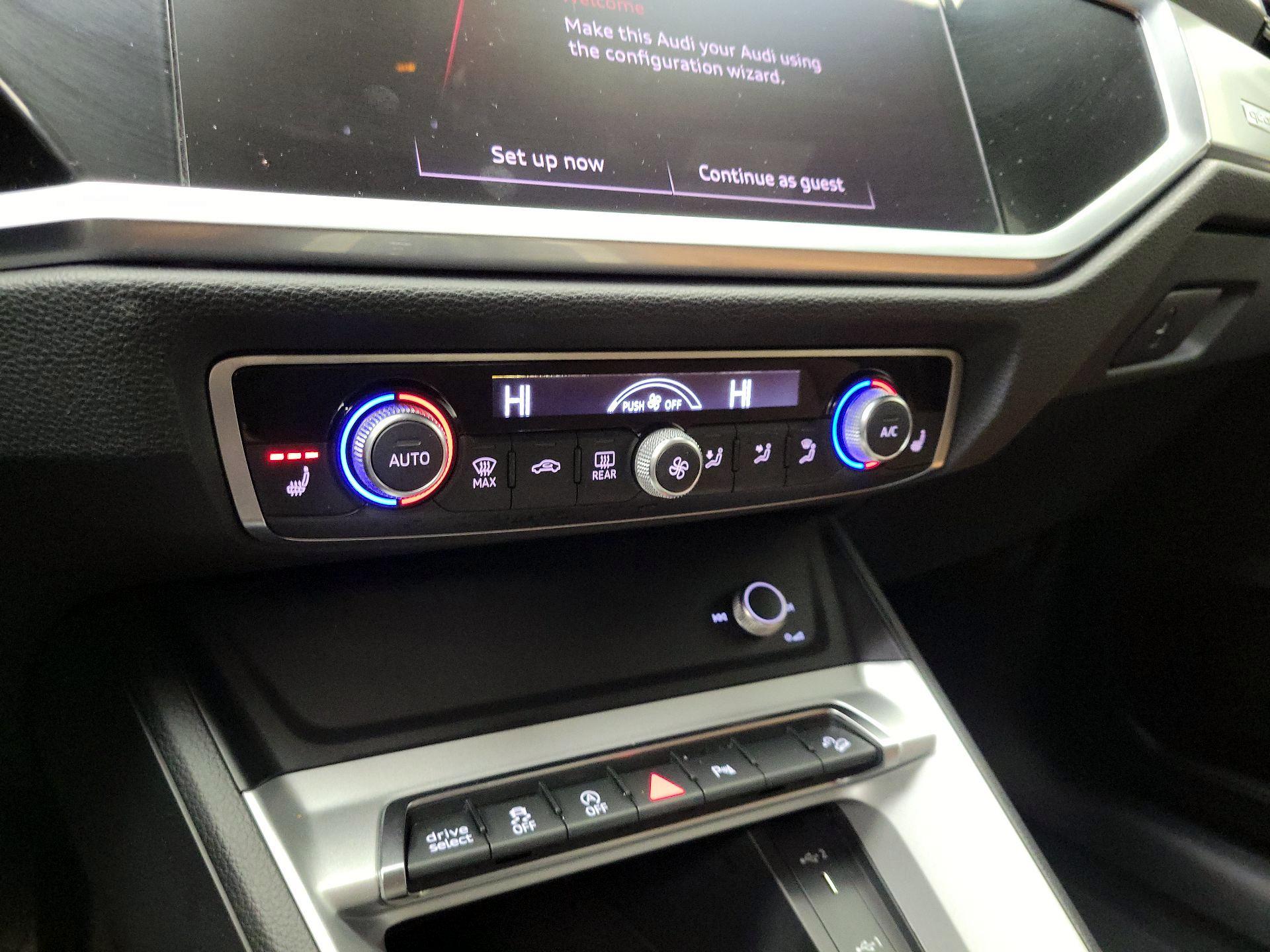 Thumbnail: 2025 Audi Q3 - 15