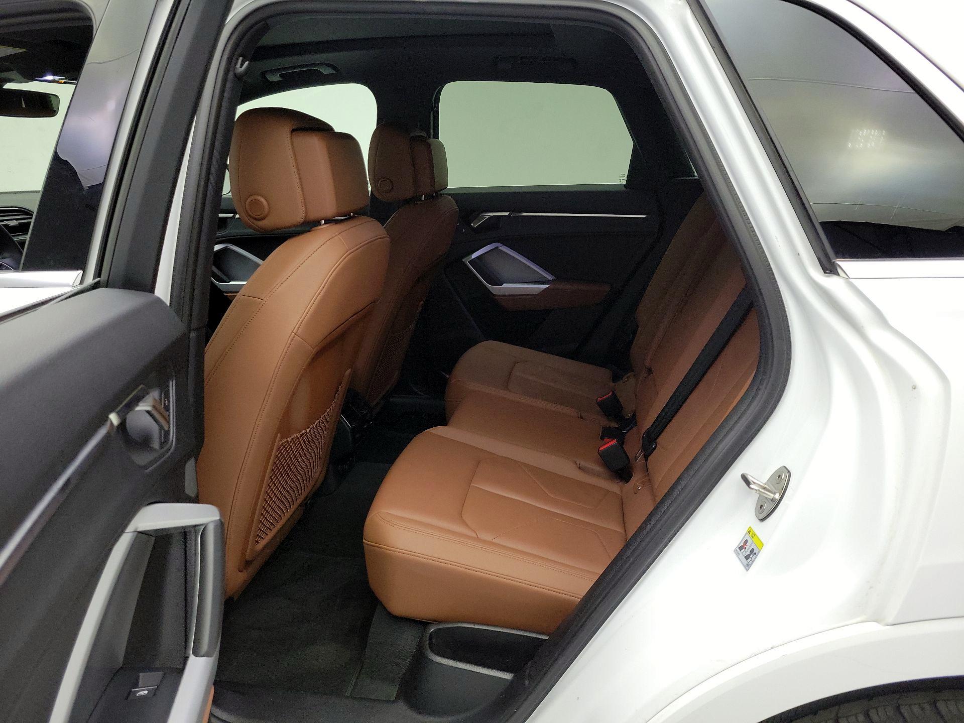 Thumbnail: 2025 Audi Q3 - 19