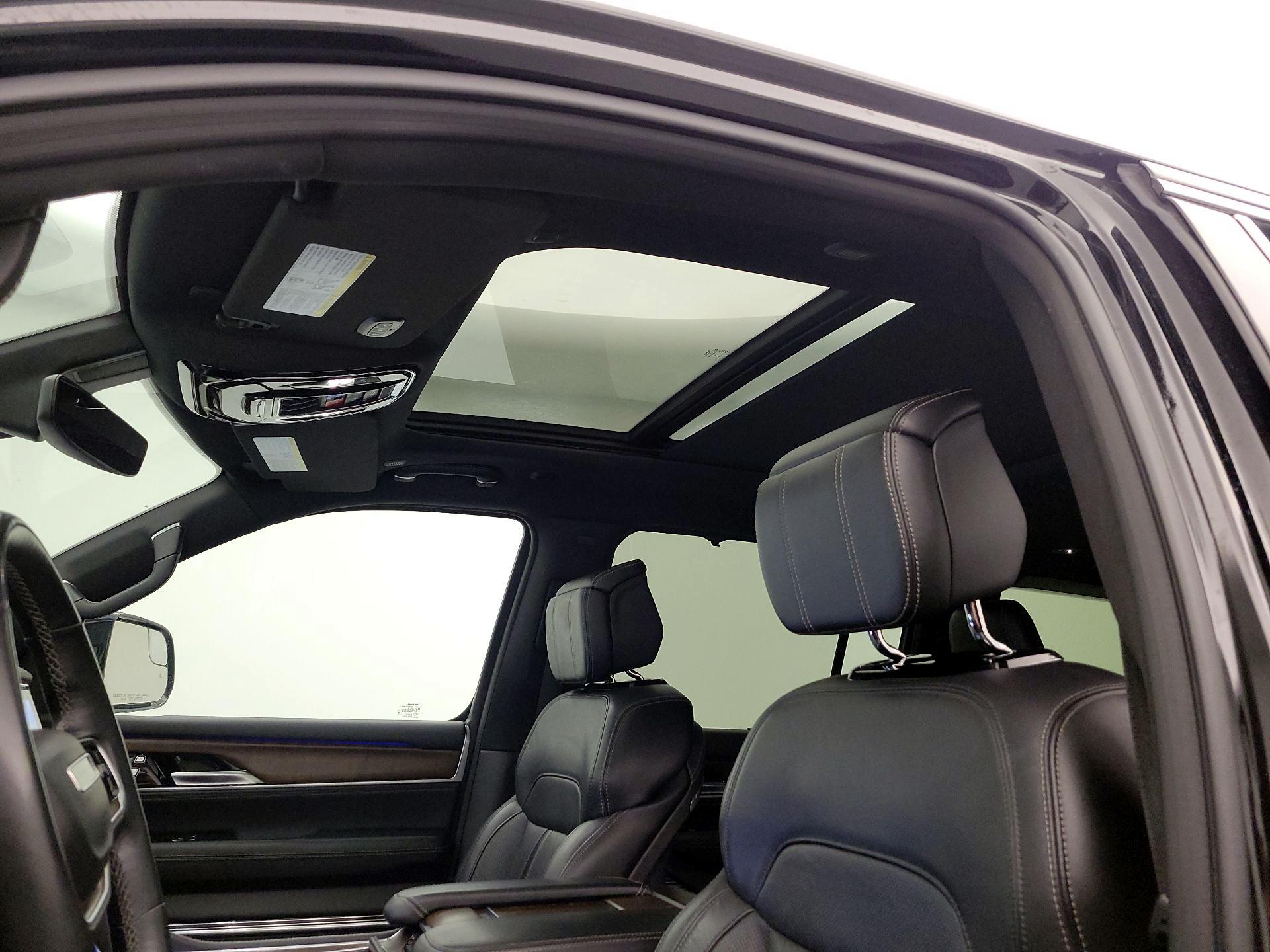 Thumbnail: 2024 Jeep Grand Wagoneer L - 20