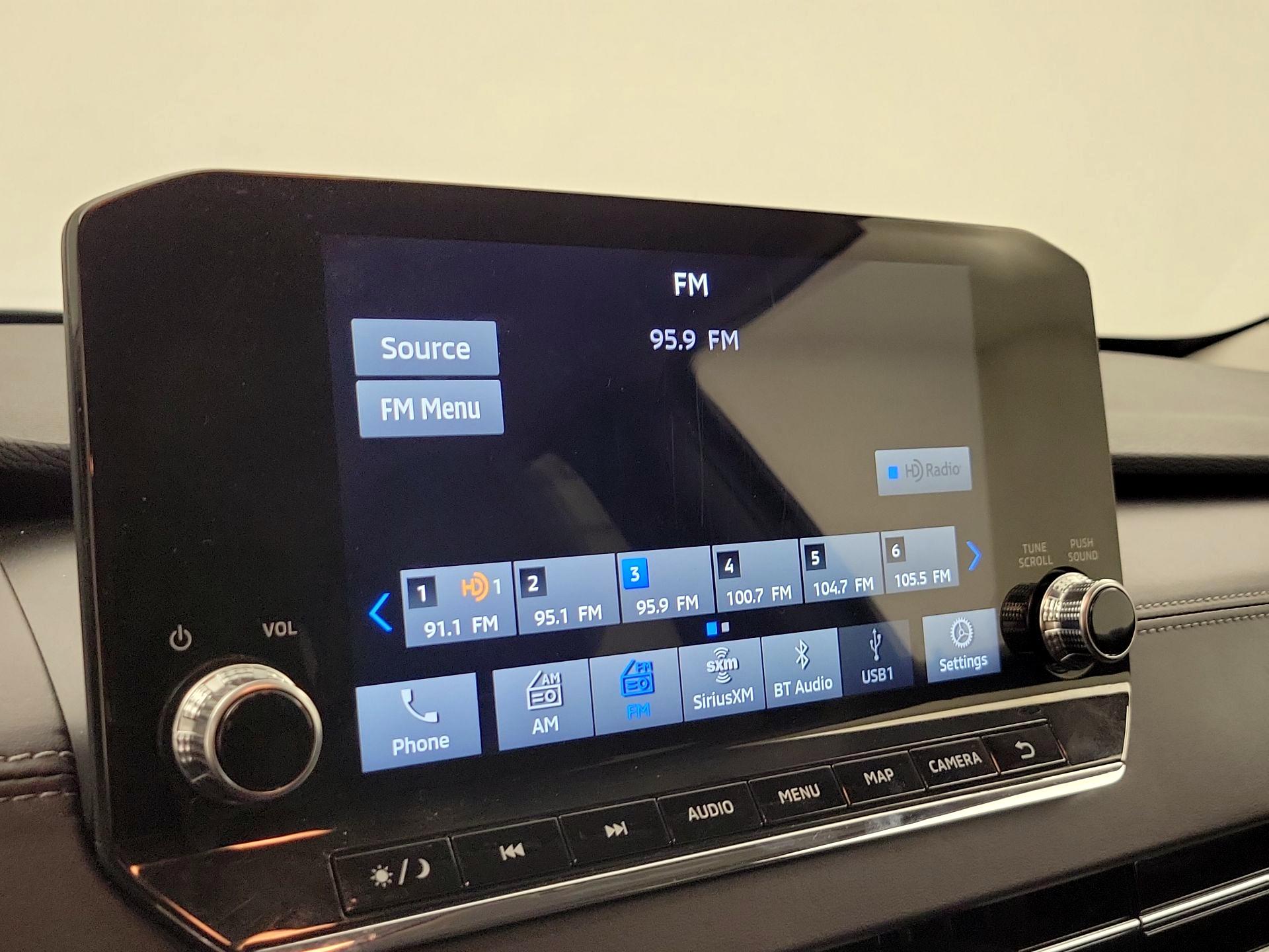 Thumbnail: 2024 Mitsubishi Outlander - 16