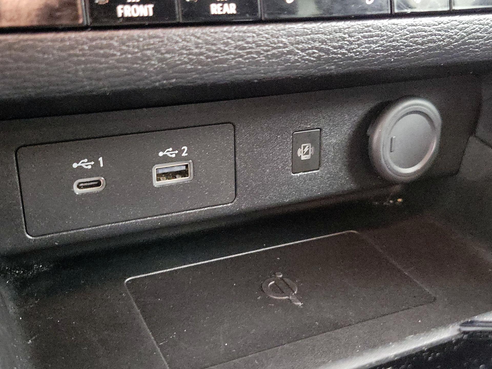 Thumbnail: 2024 Mitsubishi Outlander - 19