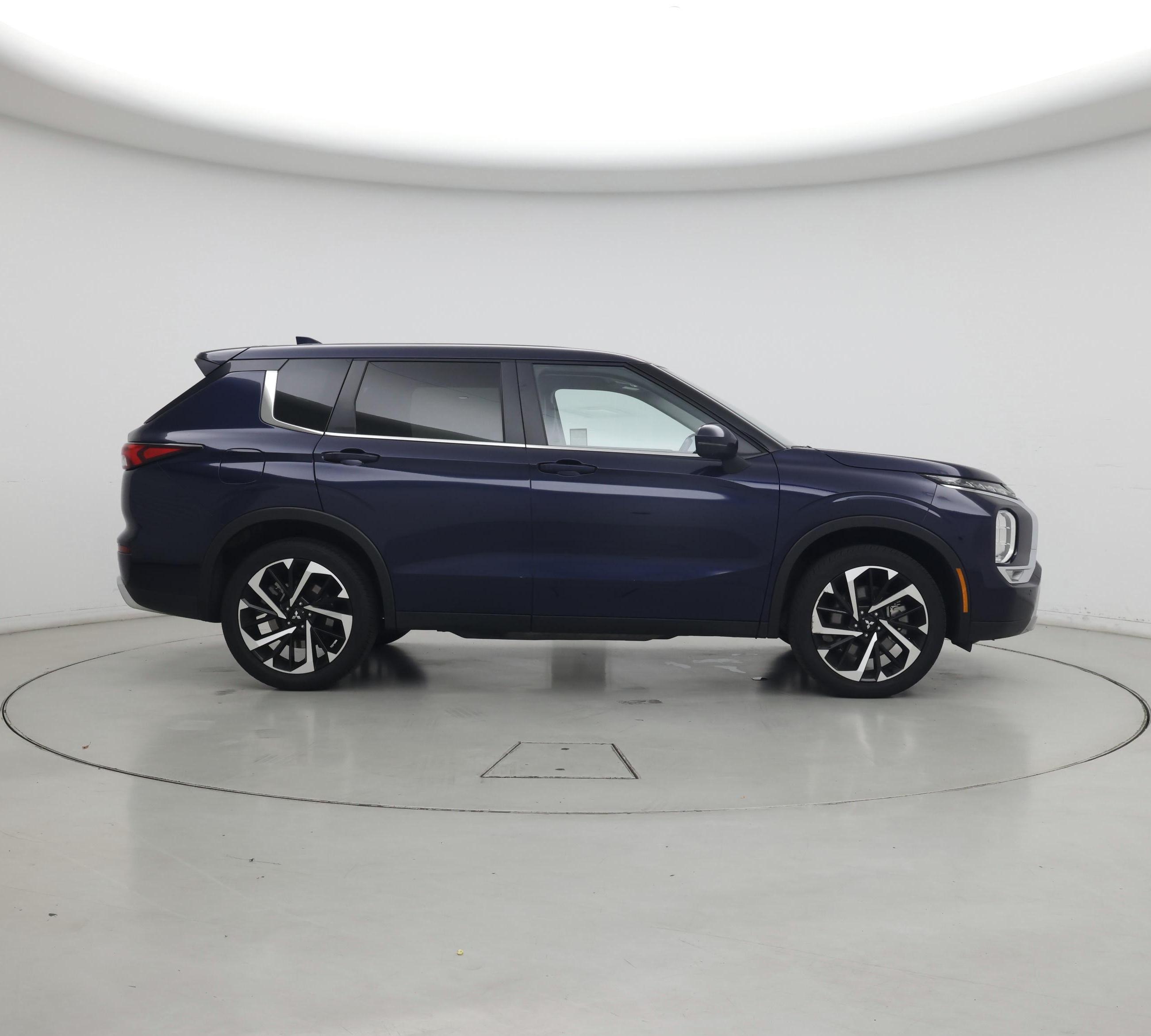 Thumbnail: 2024 Mitsubishi Outlander - 7