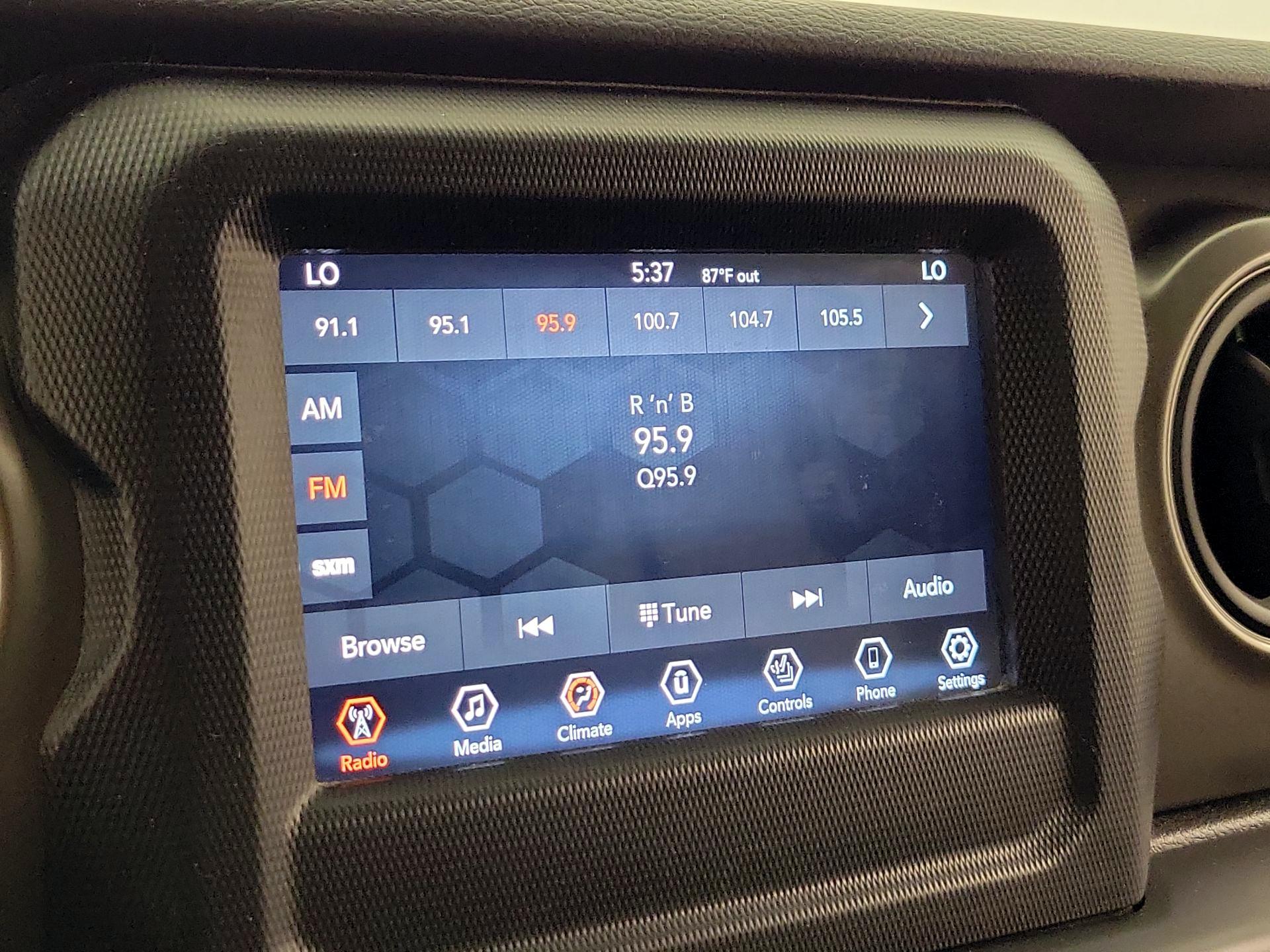 Thumbnail: 2021 Jeep Wrangler - 15