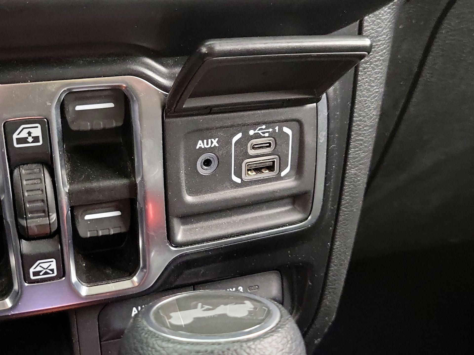 Thumbnail: 2021 Jeep Wrangler - 18