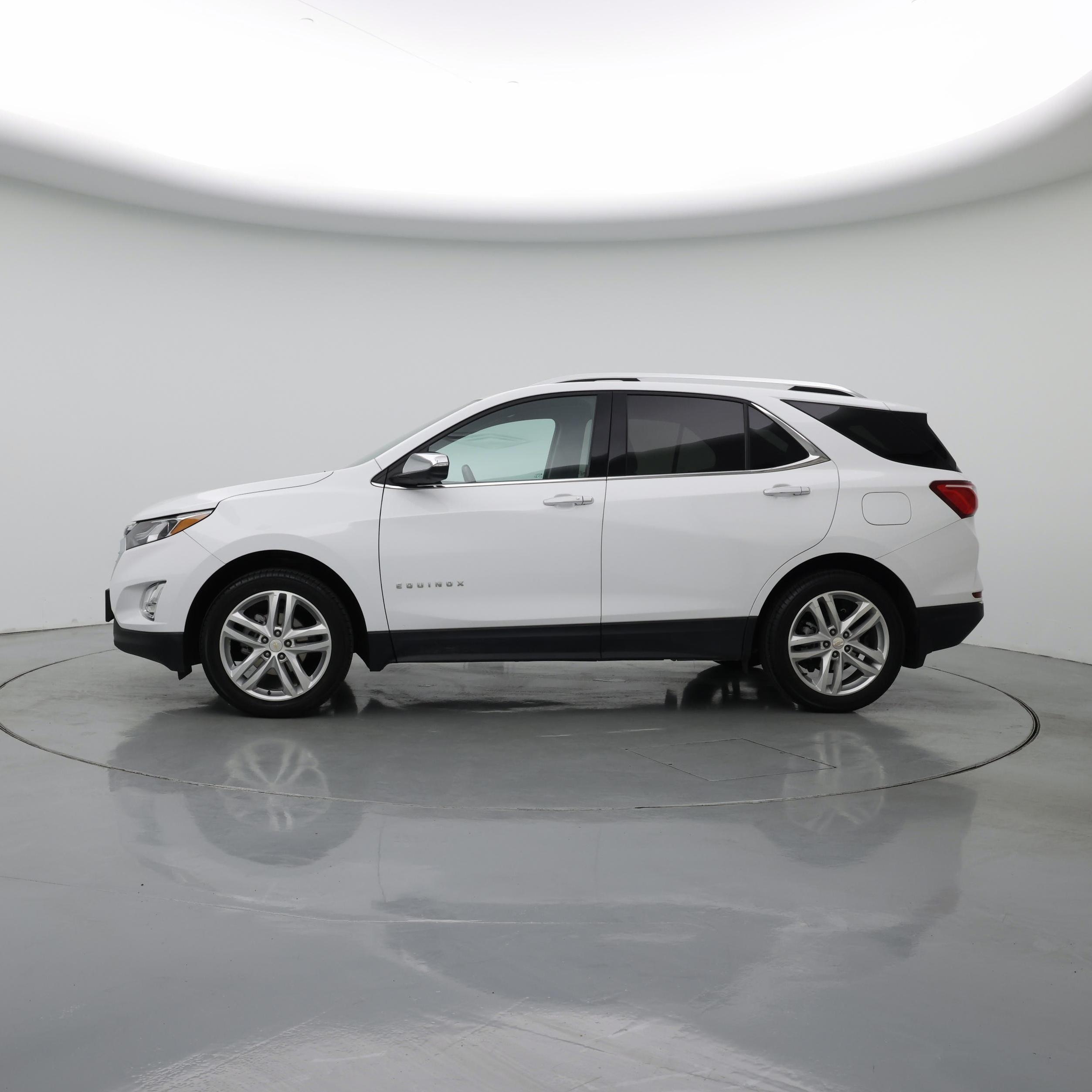 Thumbnail: 2021 Chevrolet Equinox - 3