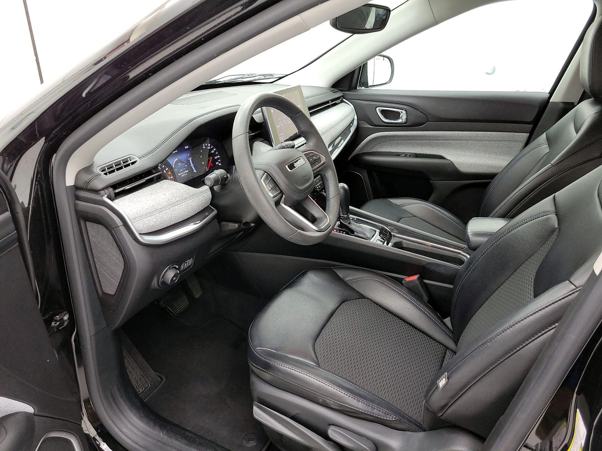 Thumbnail: 2022 Jeep Compass - 11