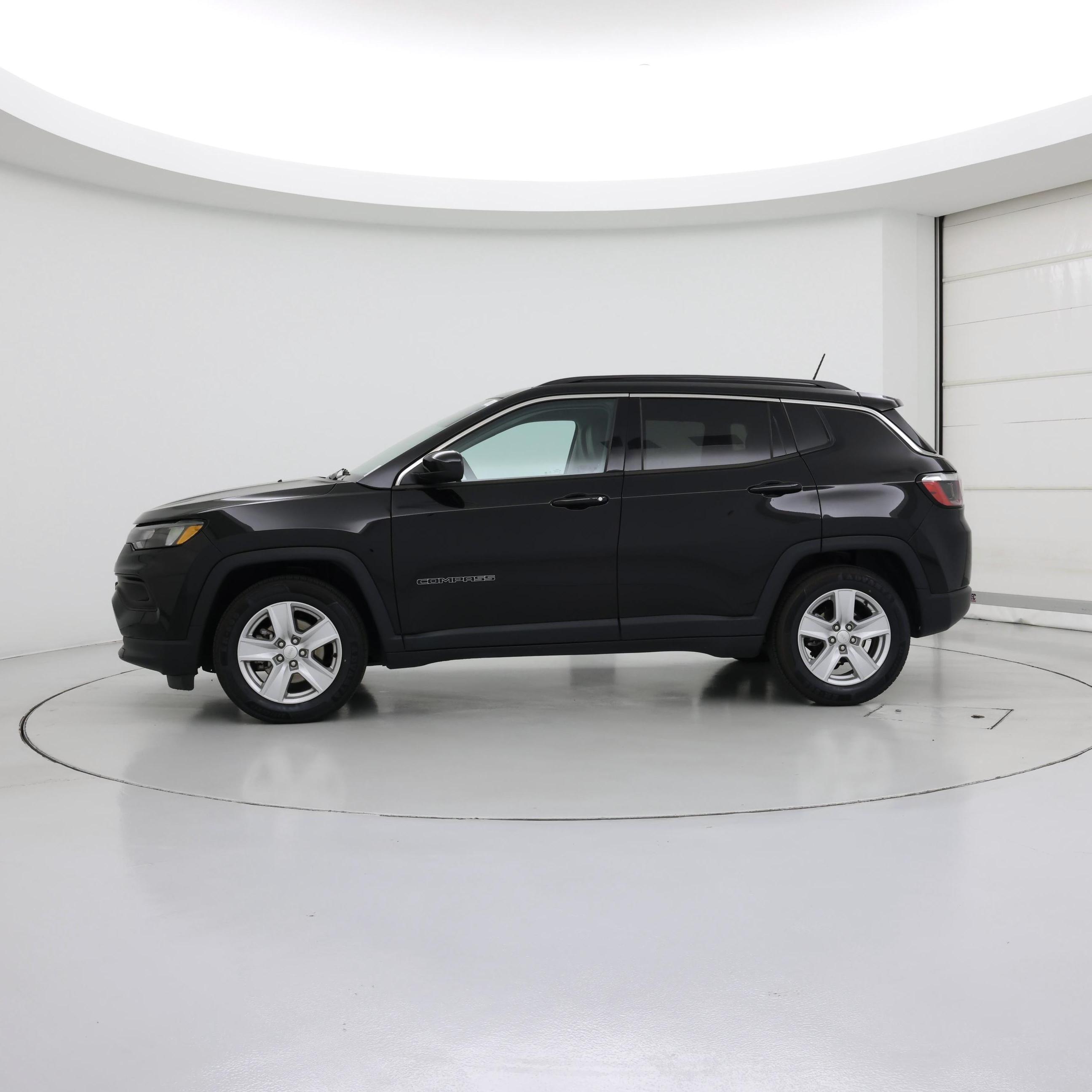 Thumbnail: 2022 Jeep Compass - 3