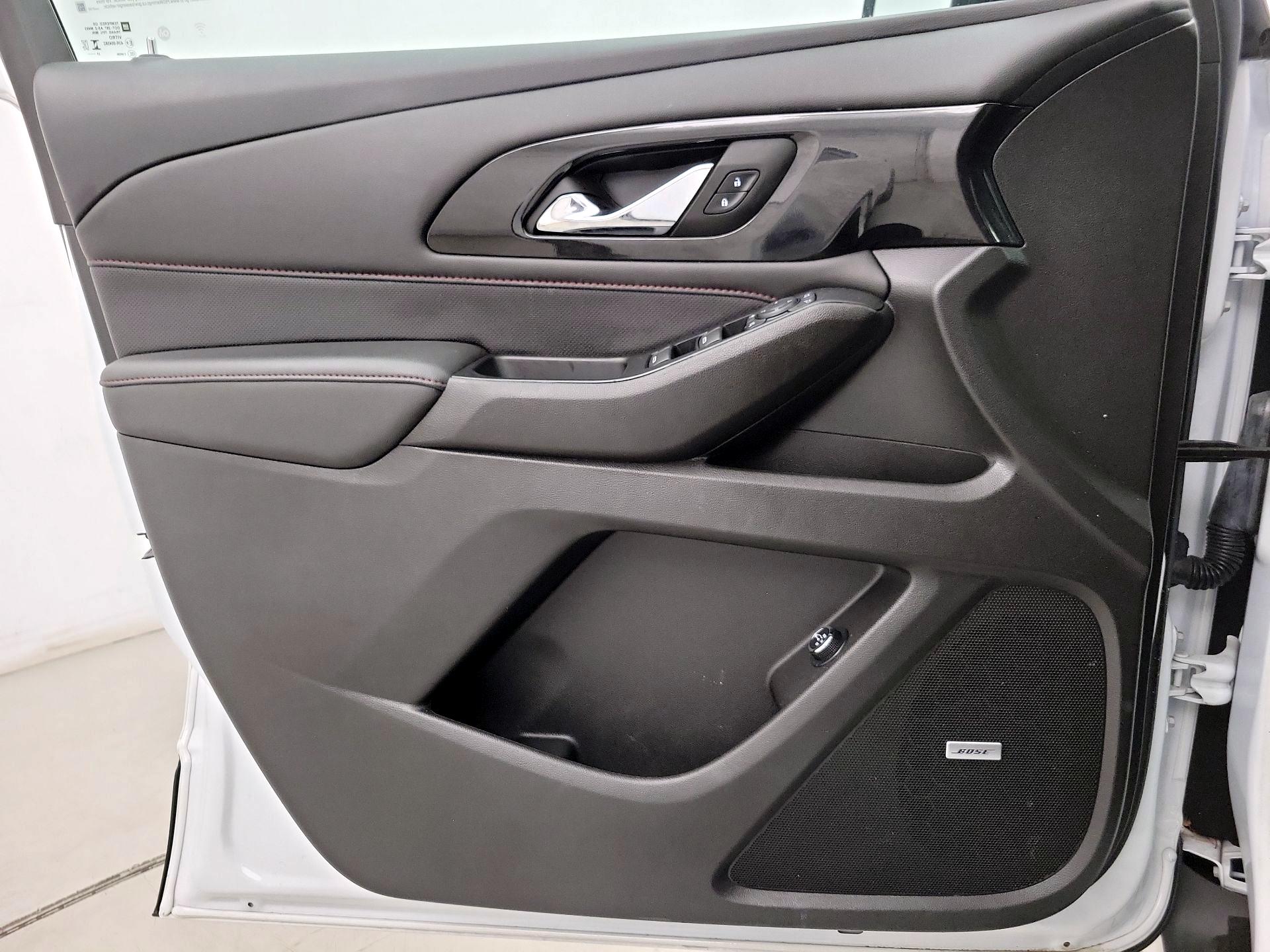 Thumbnail: 2023 Chevrolet Traverse - 12