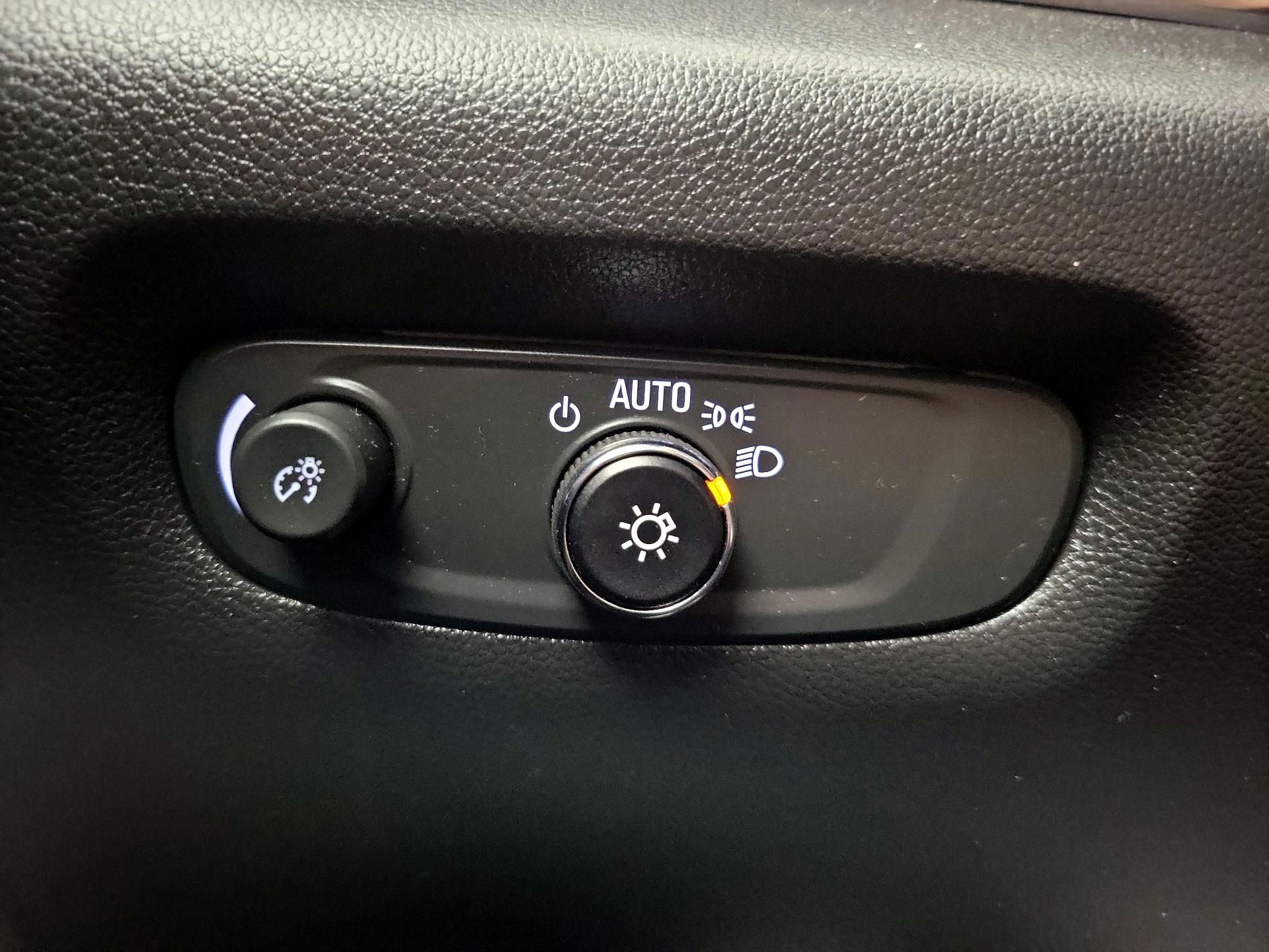 Thumbnail: 2023 Chevrolet Traverse - 13