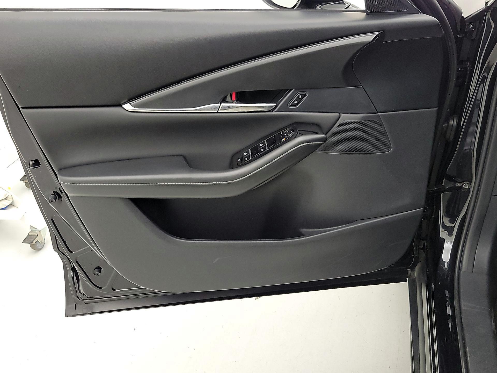 Thumbnail: 2025 Mazda CX-30 - 12