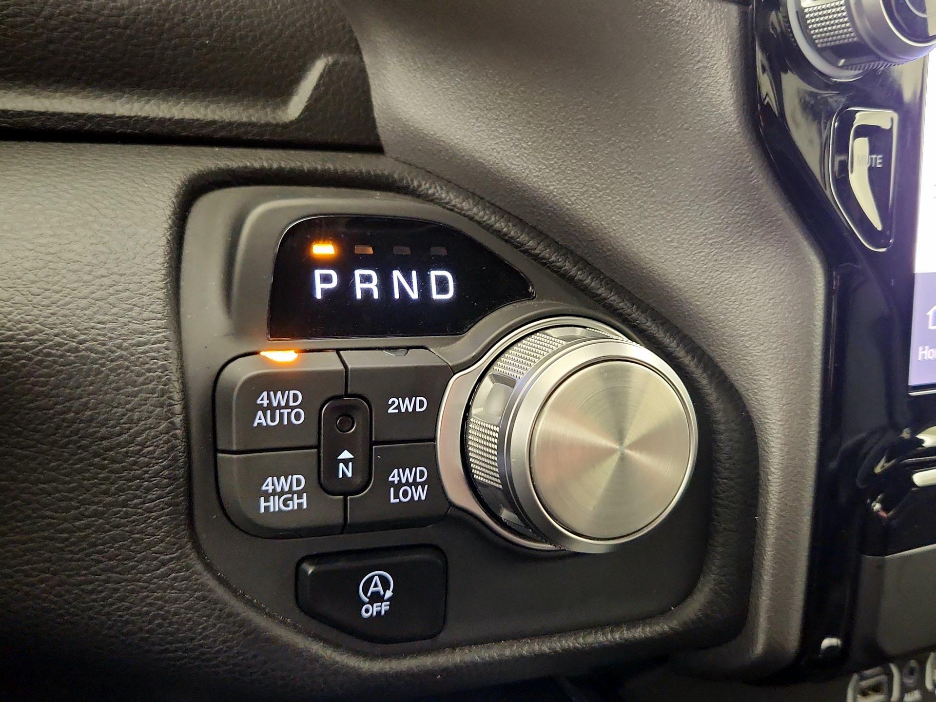 Thumbnail: 2025 RAM 1500 - 18