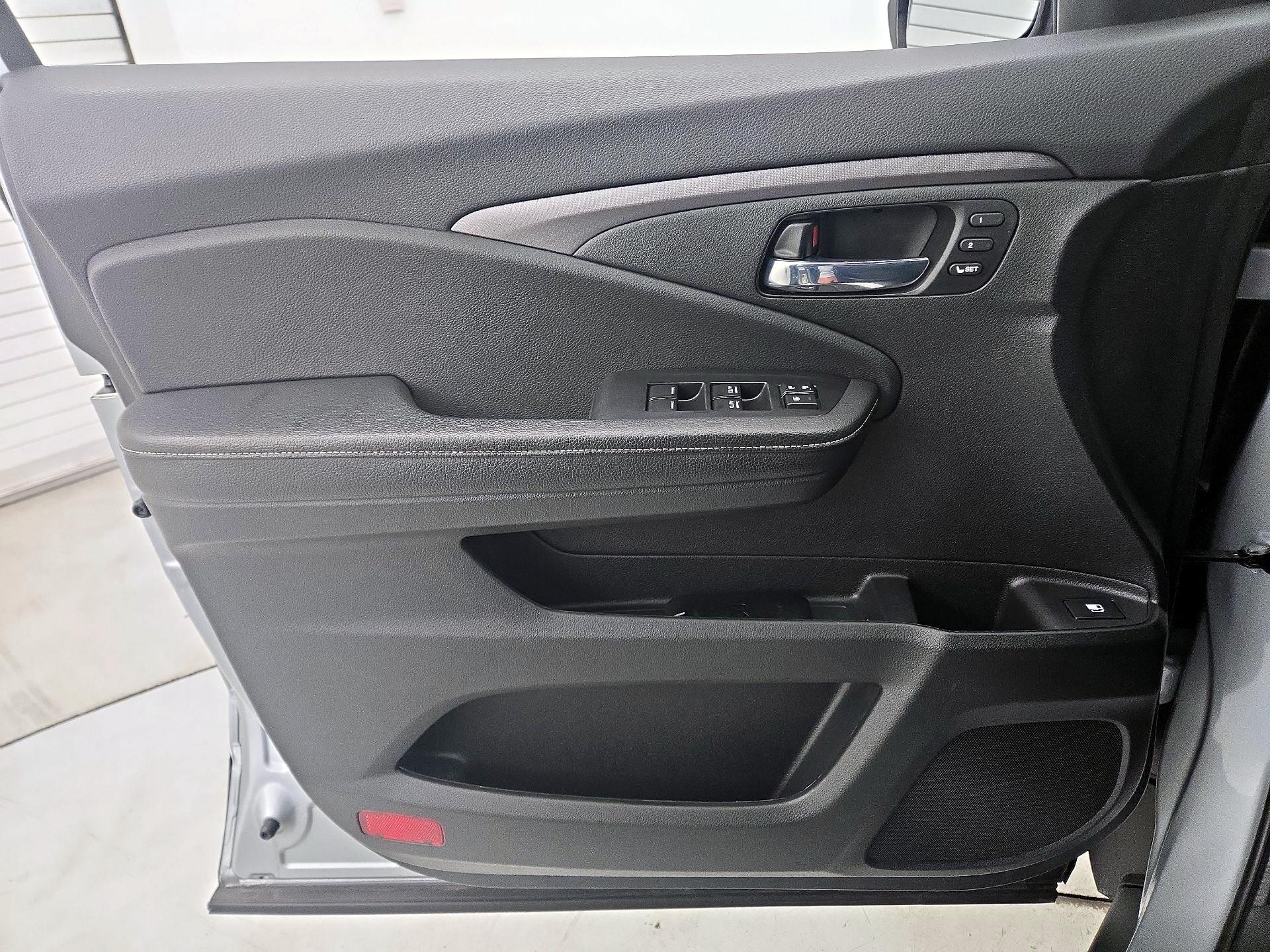 Thumbnail: 2025 Honda Ridgeline - 12