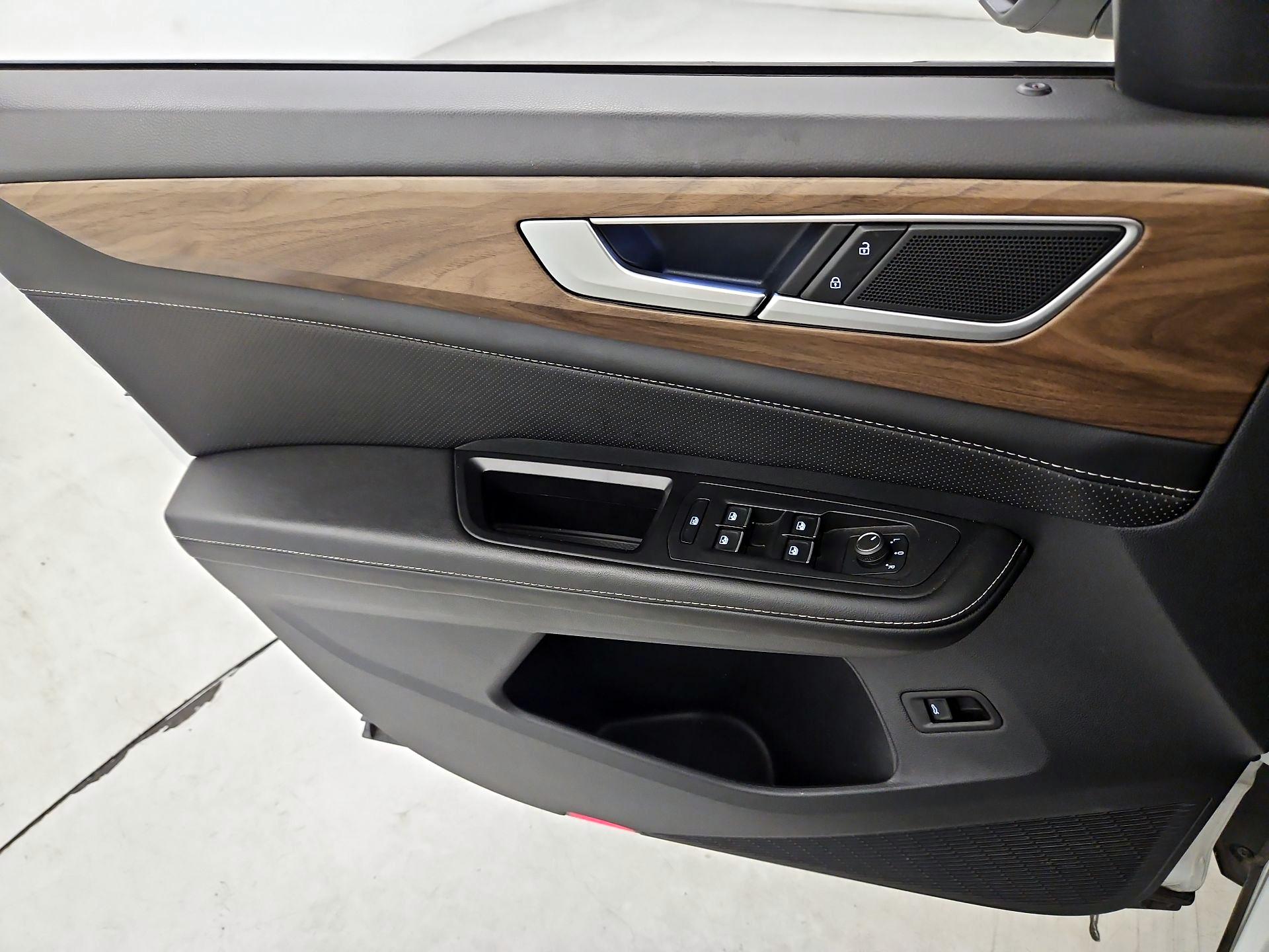 Thumbnail: 2024 Volkswagen Atlas - 12