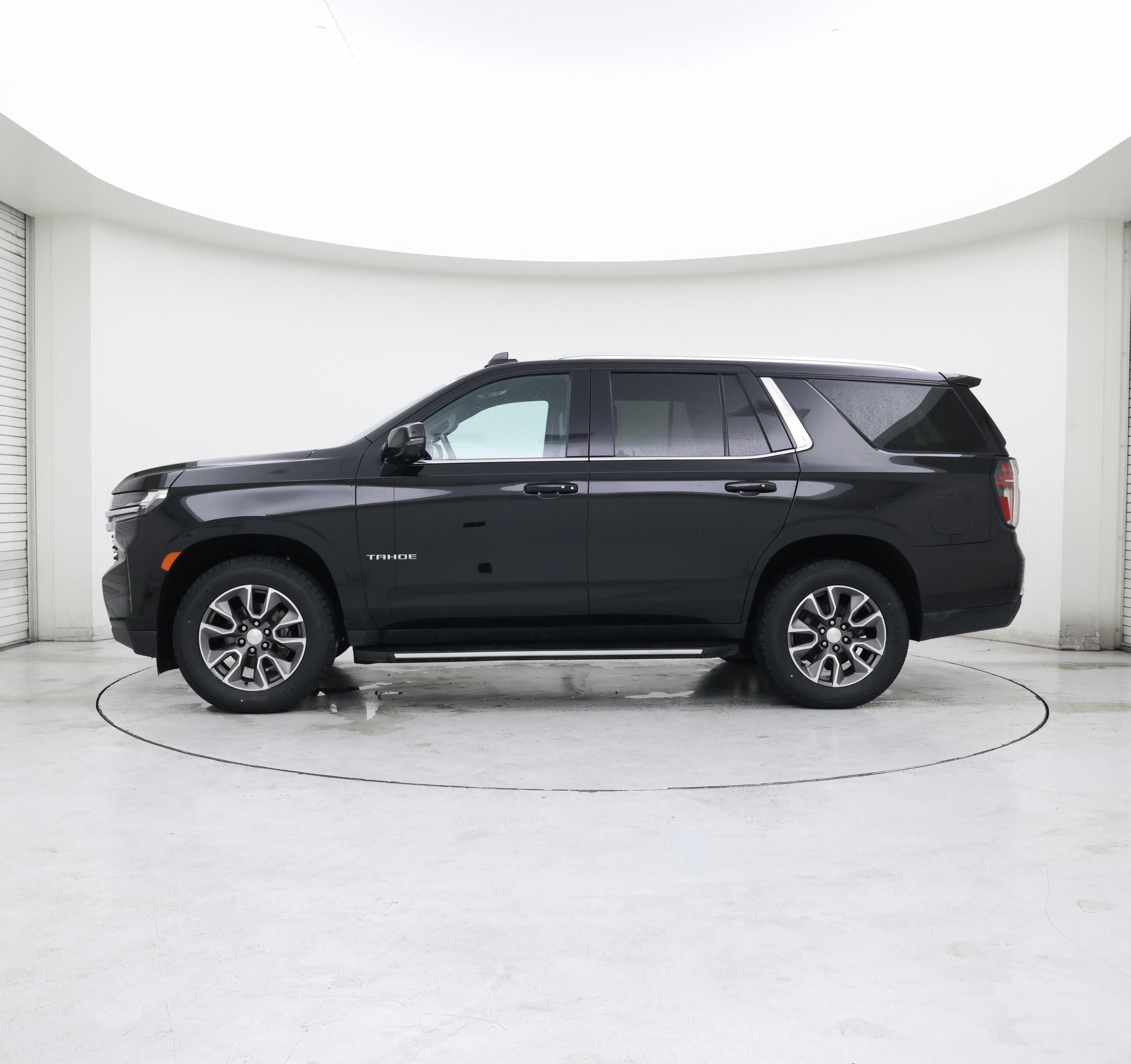 Thumbnail: 2023 Chevrolet Tahoe - 3