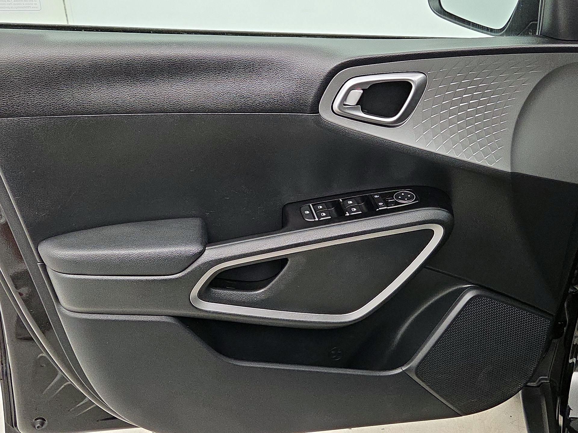 Thumbnail: 2023 Kia Soul - 12