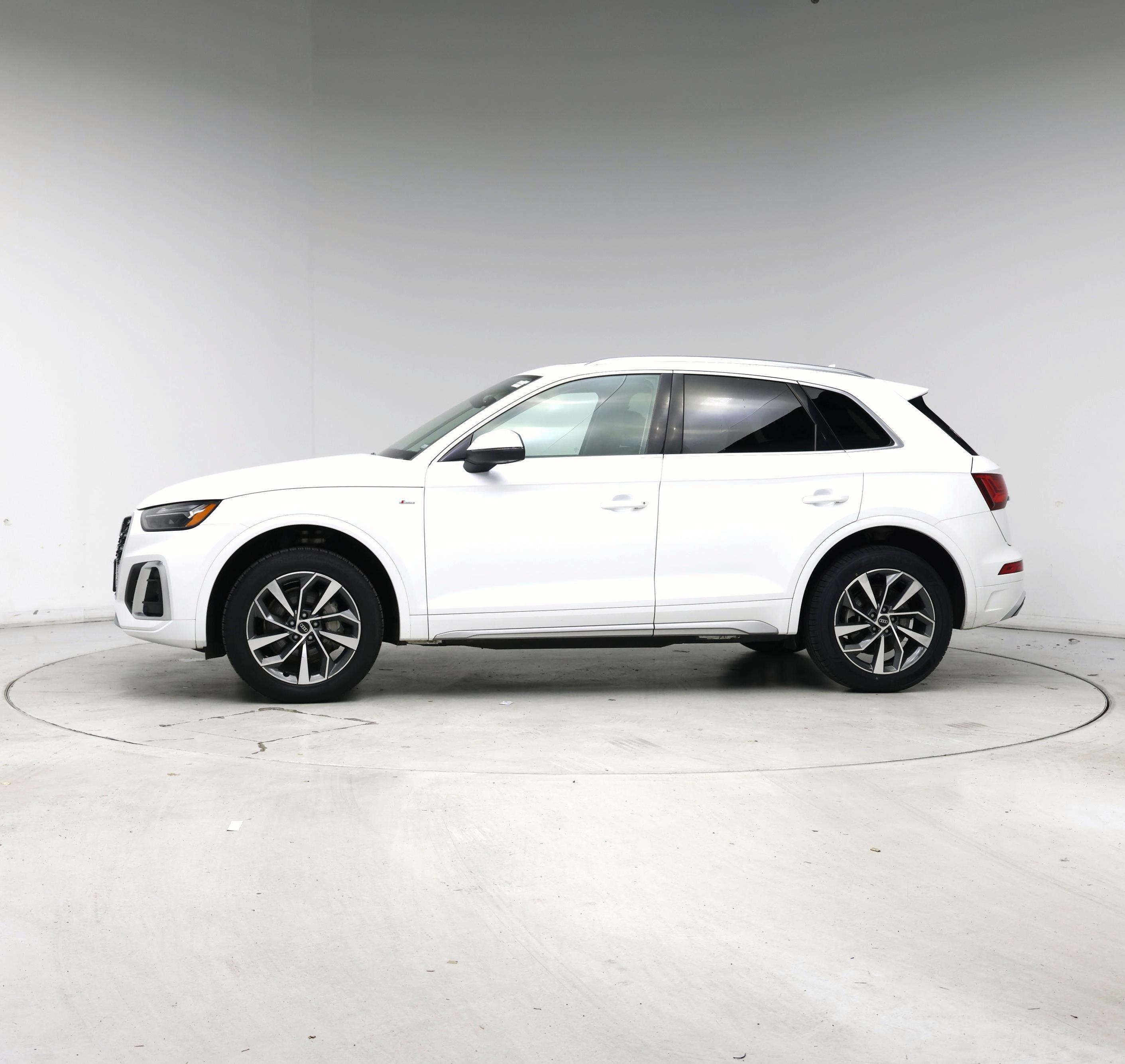 Thumbnail: 2024 Audi Q5 - 3