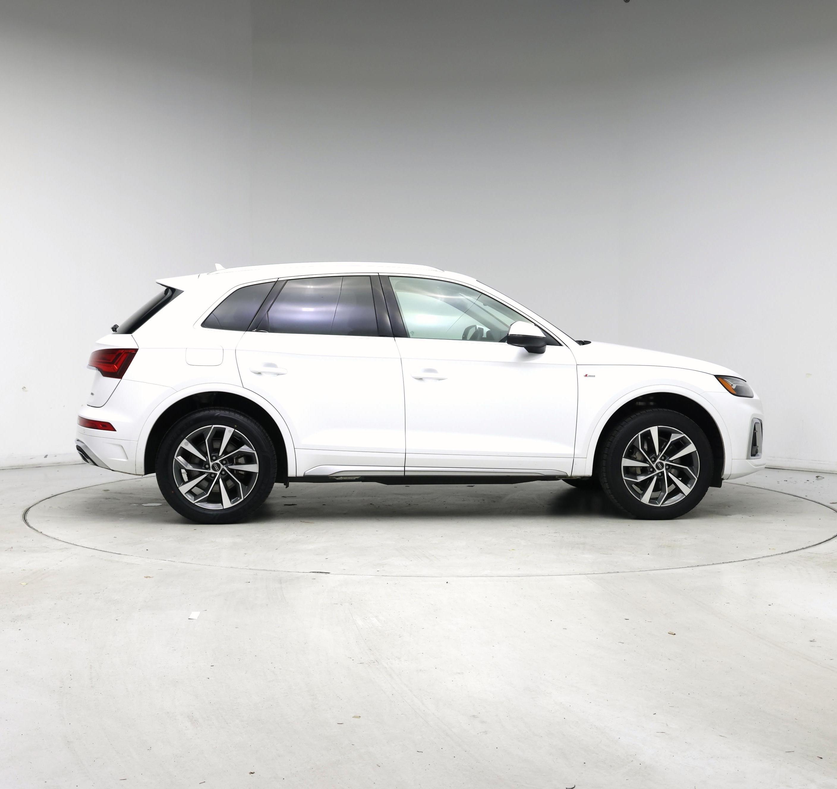 Thumbnail: 2024 Audi Q5 - 7