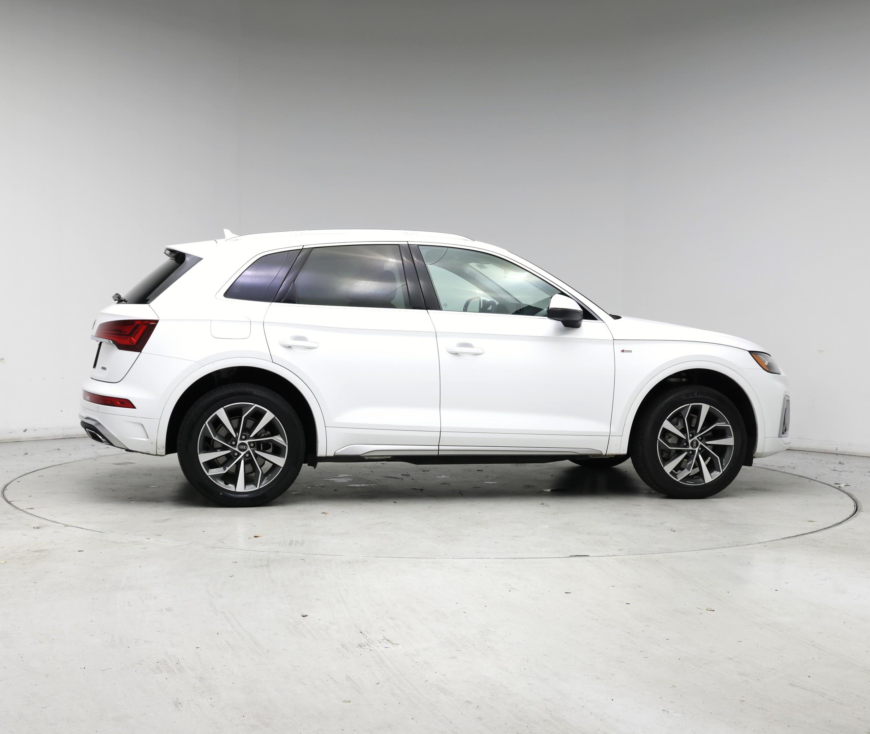 Thumbnail: 2024 Audi Q5 - 7