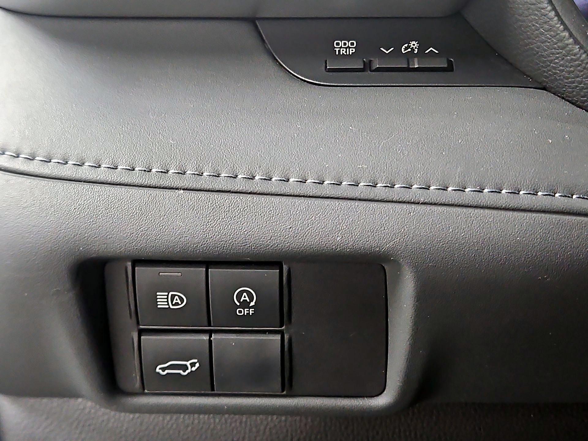 Thumbnail: 2023 Toyota Highlander - 13