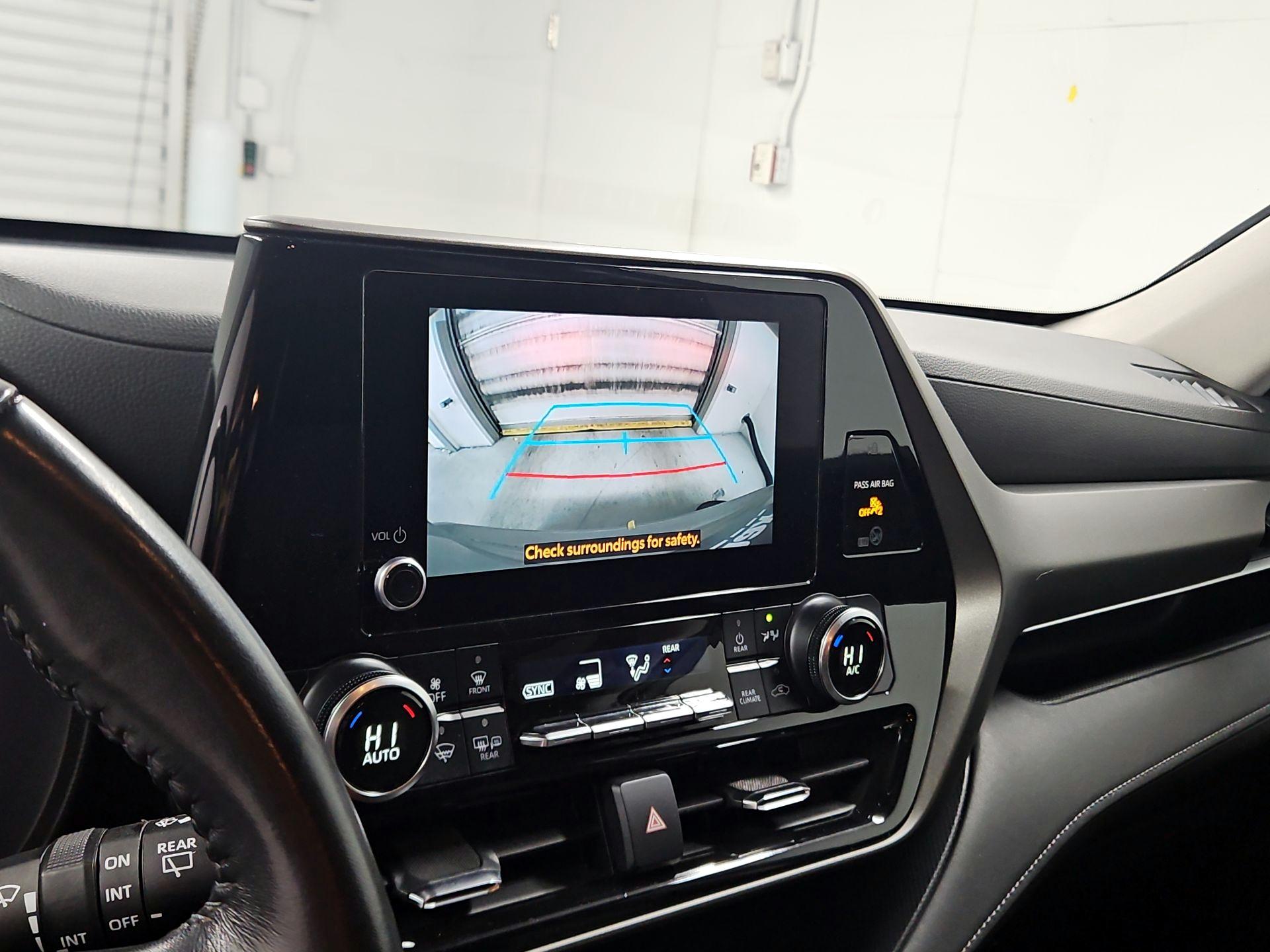 Thumbnail: 2023 Toyota Highlander - 14