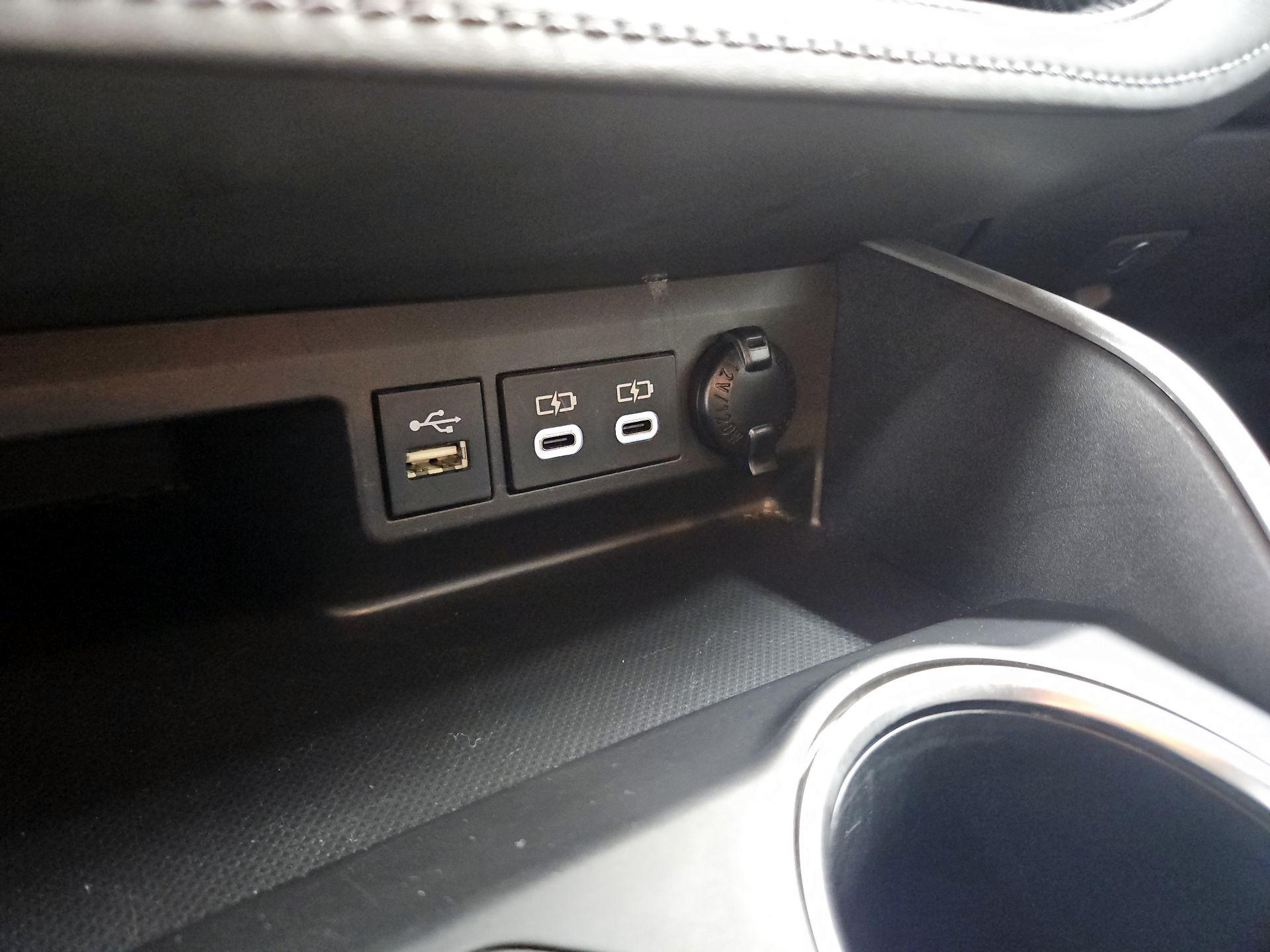 Thumbnail: 2023 Toyota Highlander - 18