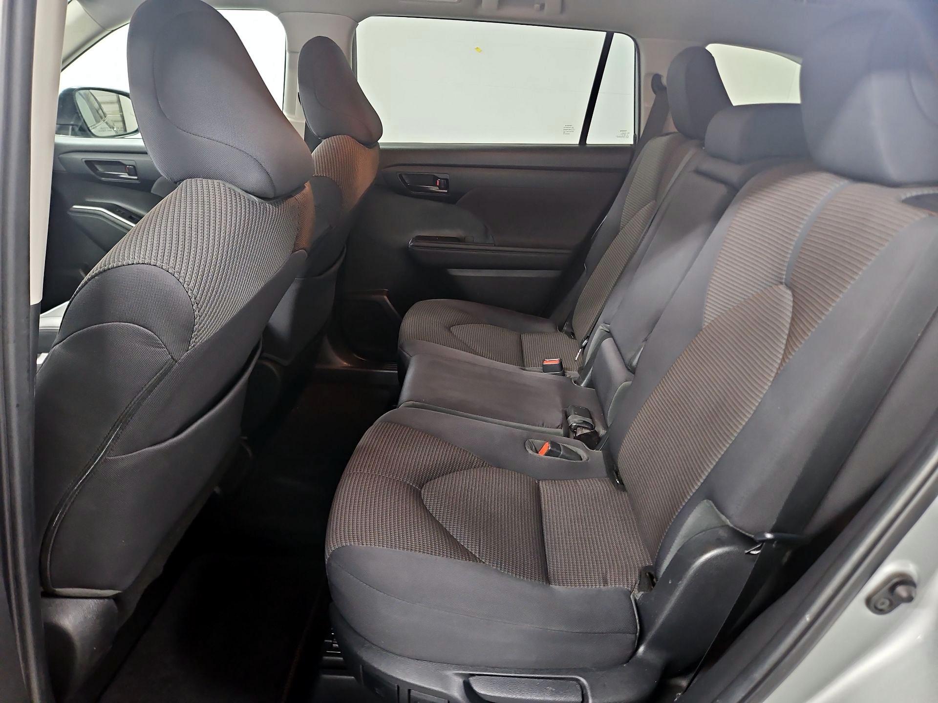 Thumbnail: 2023 Toyota Highlander - 19