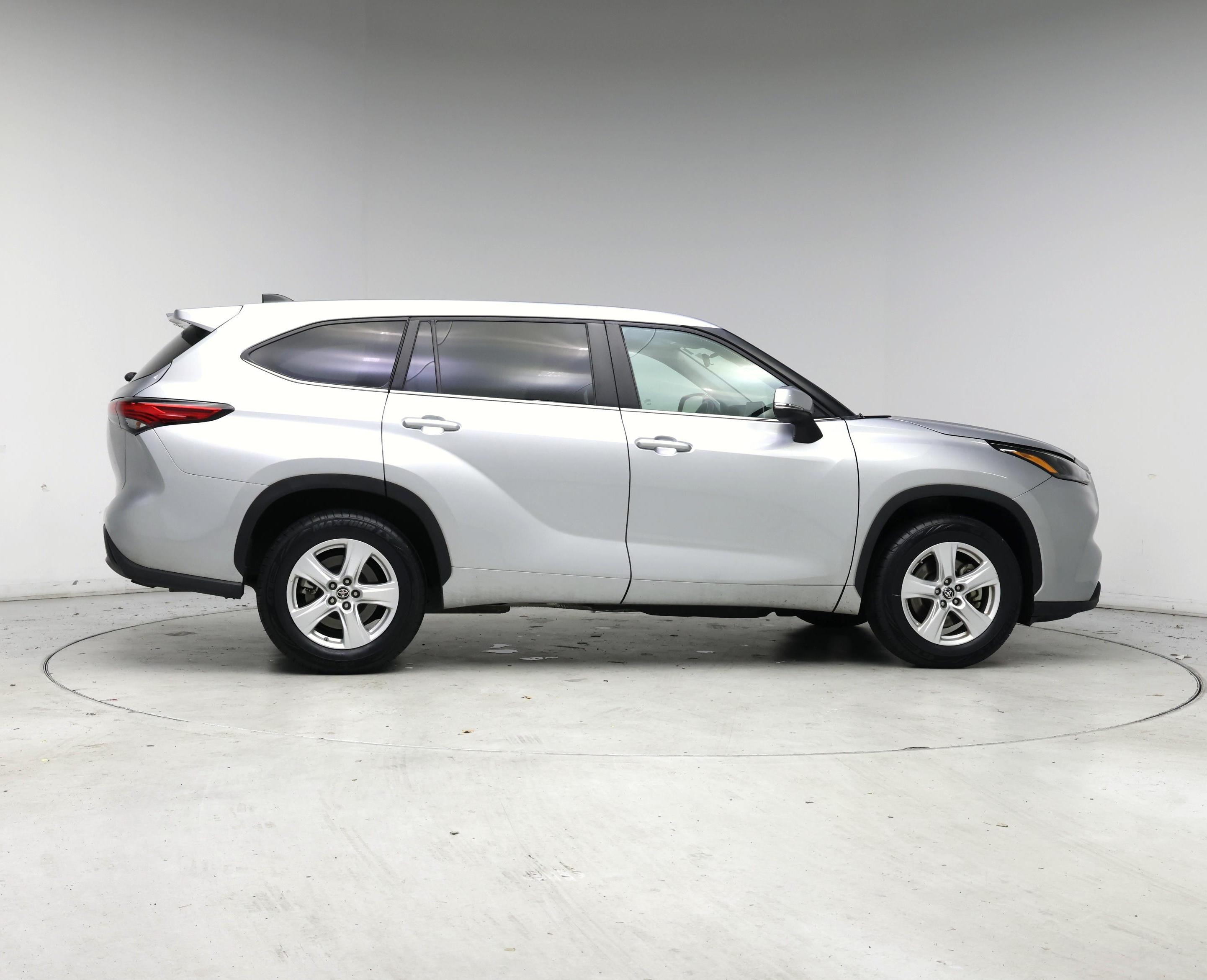 Thumbnail: 2023 Toyota Highlander - 7