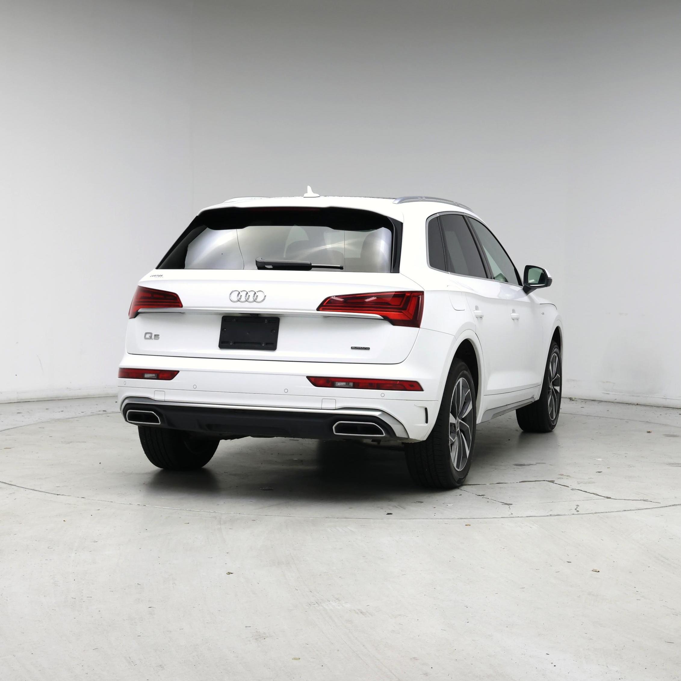 Thumbnail: 2024 Audi Q5 - 8