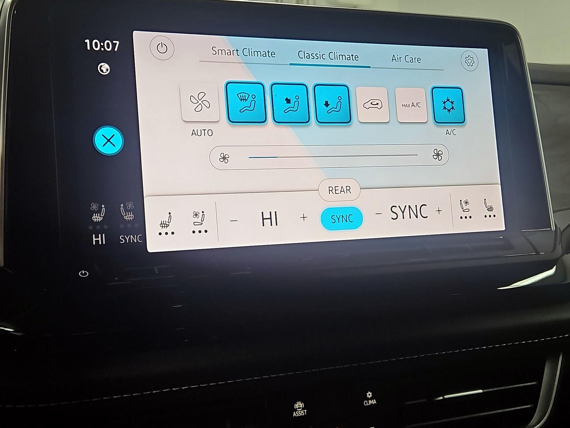 Thumbnail: 2024 Volkswagen Atlas - 16