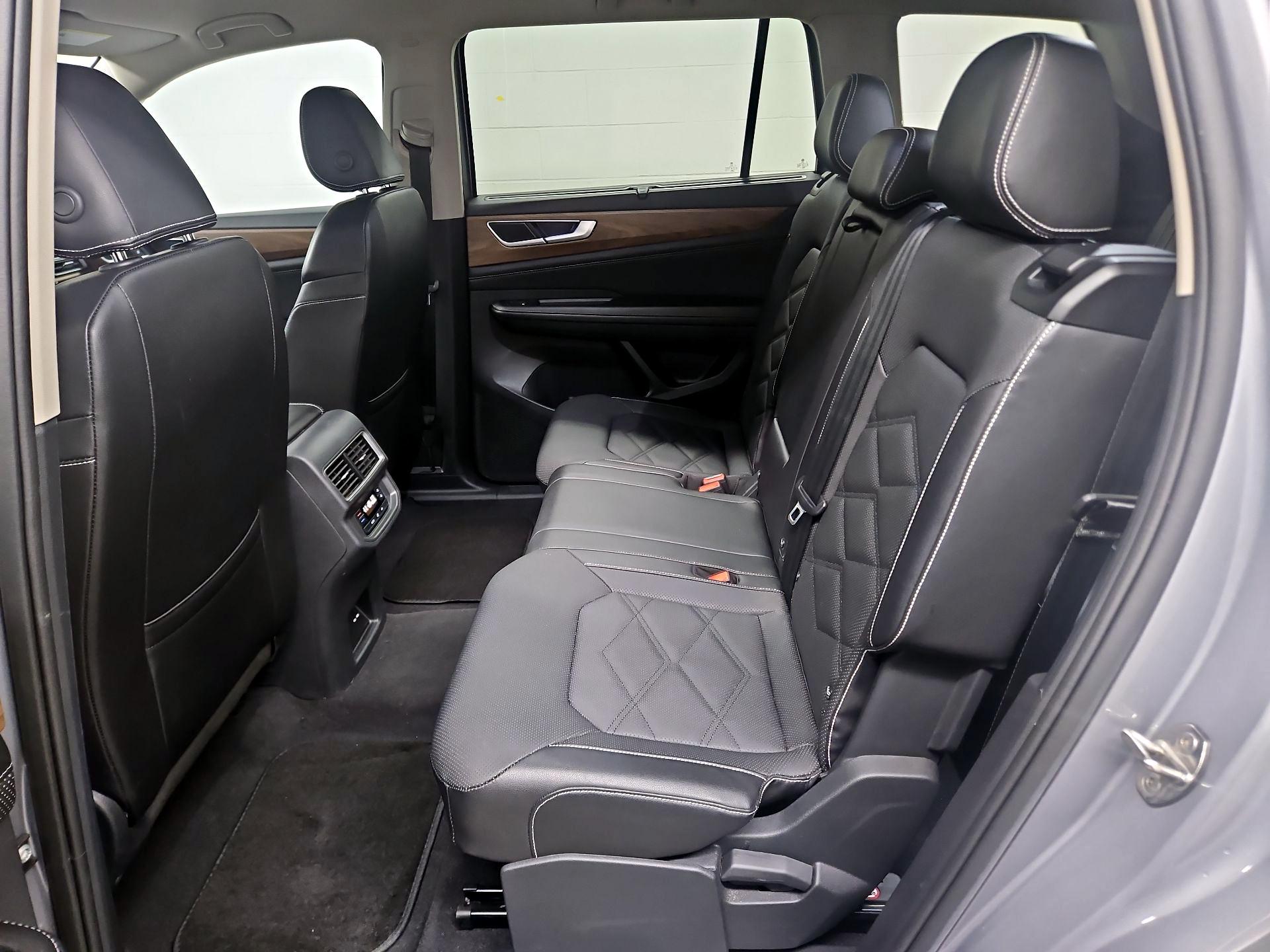 Thumbnail: 2024 Volkswagen Atlas - 19