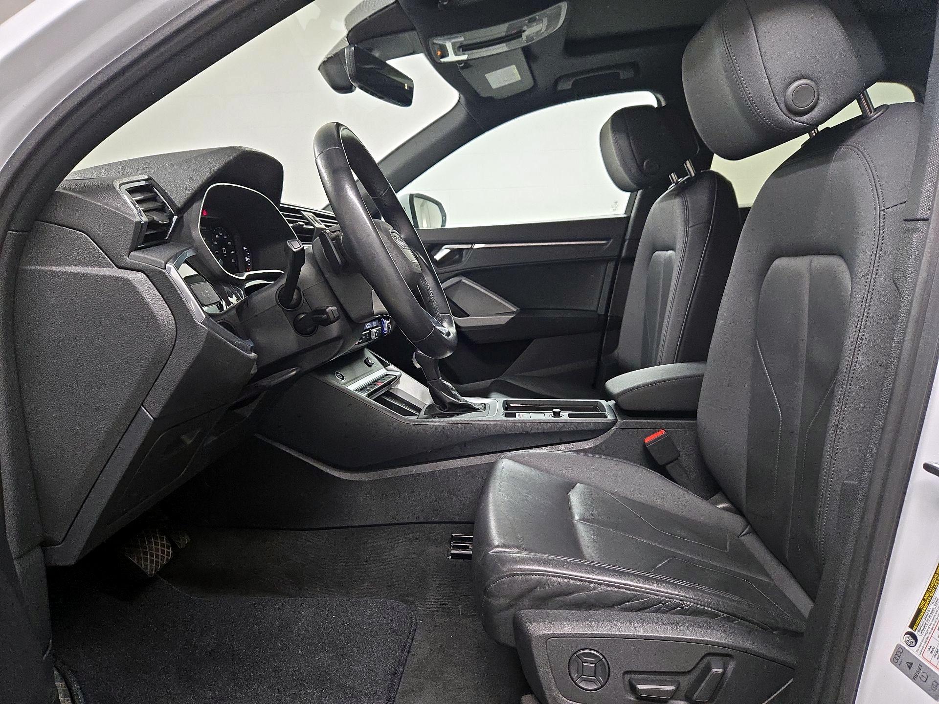 Thumbnail: 2024 Audi Q3 - 11