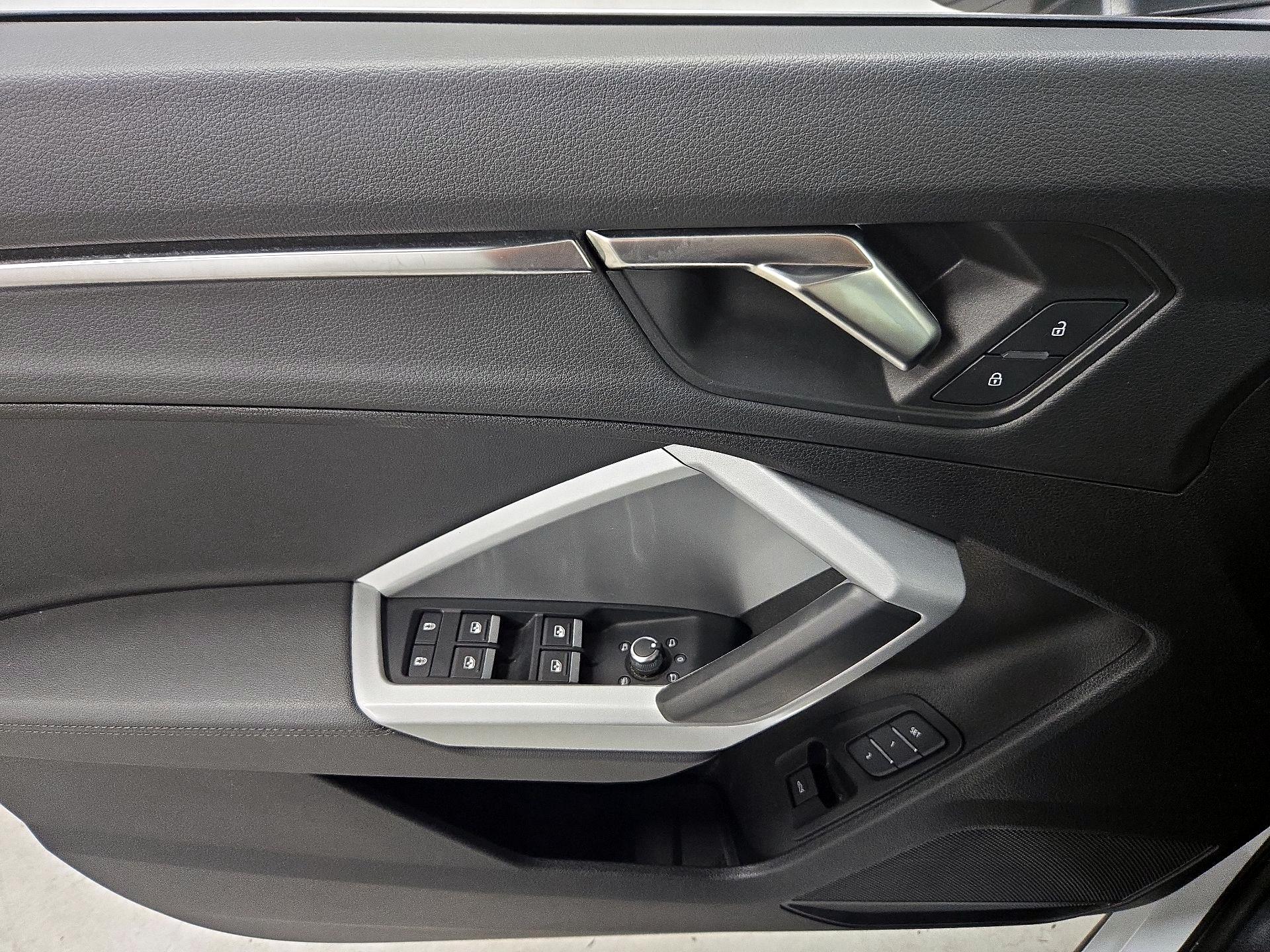 Thumbnail: 2024 Audi Q3 - 12